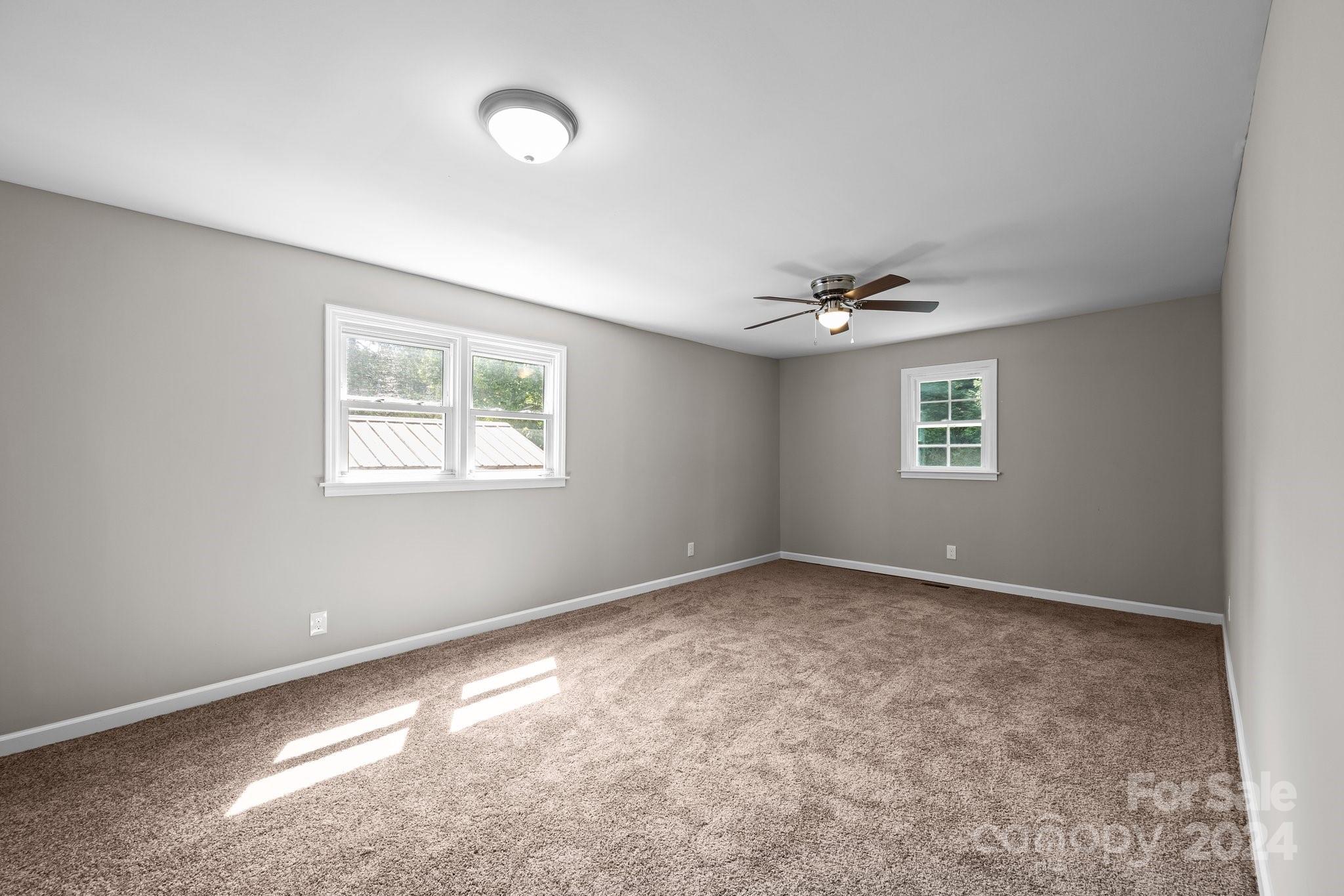 31 Raleigh Lane Property Photo 21