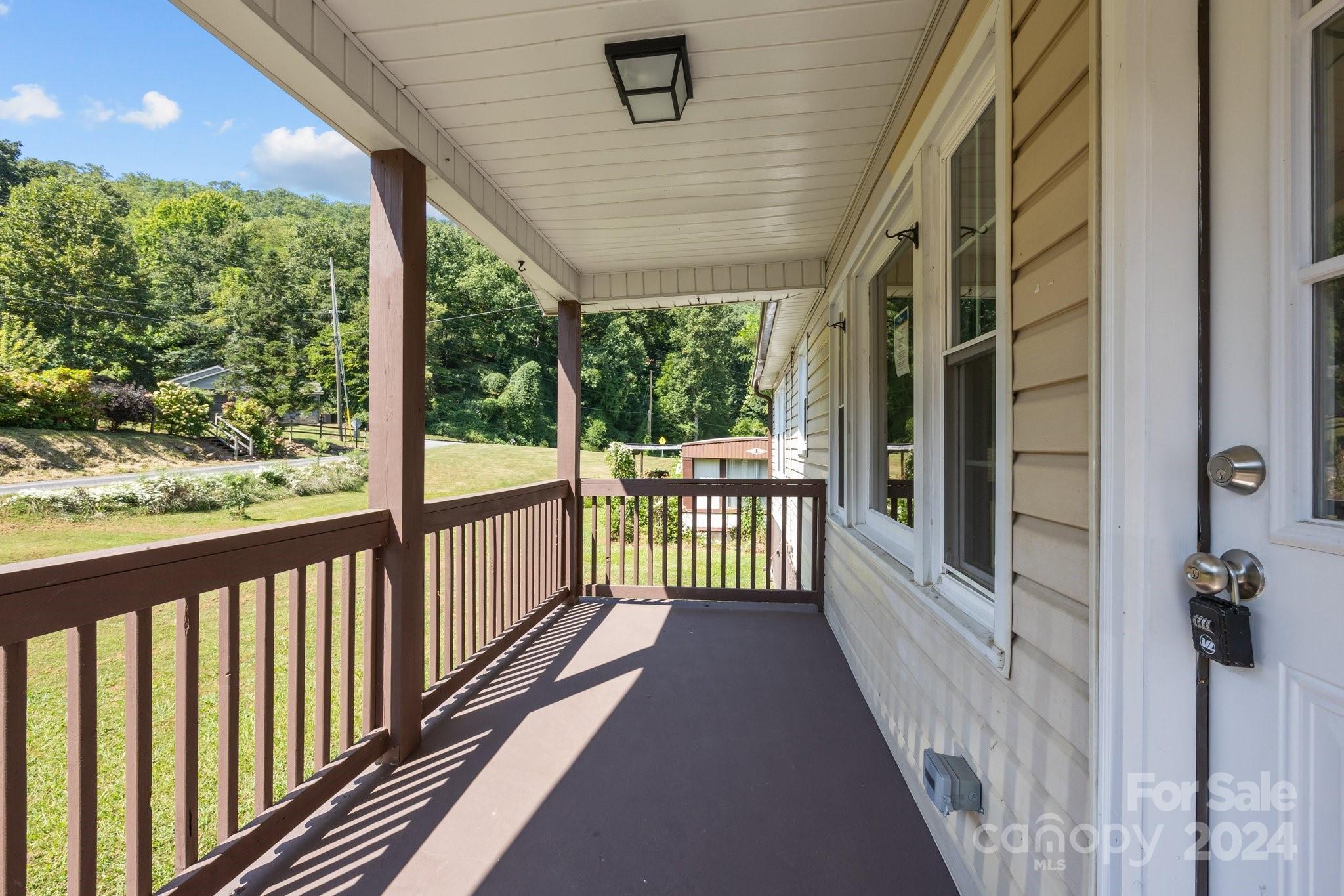 31 Raleigh Lane Property Photo 28