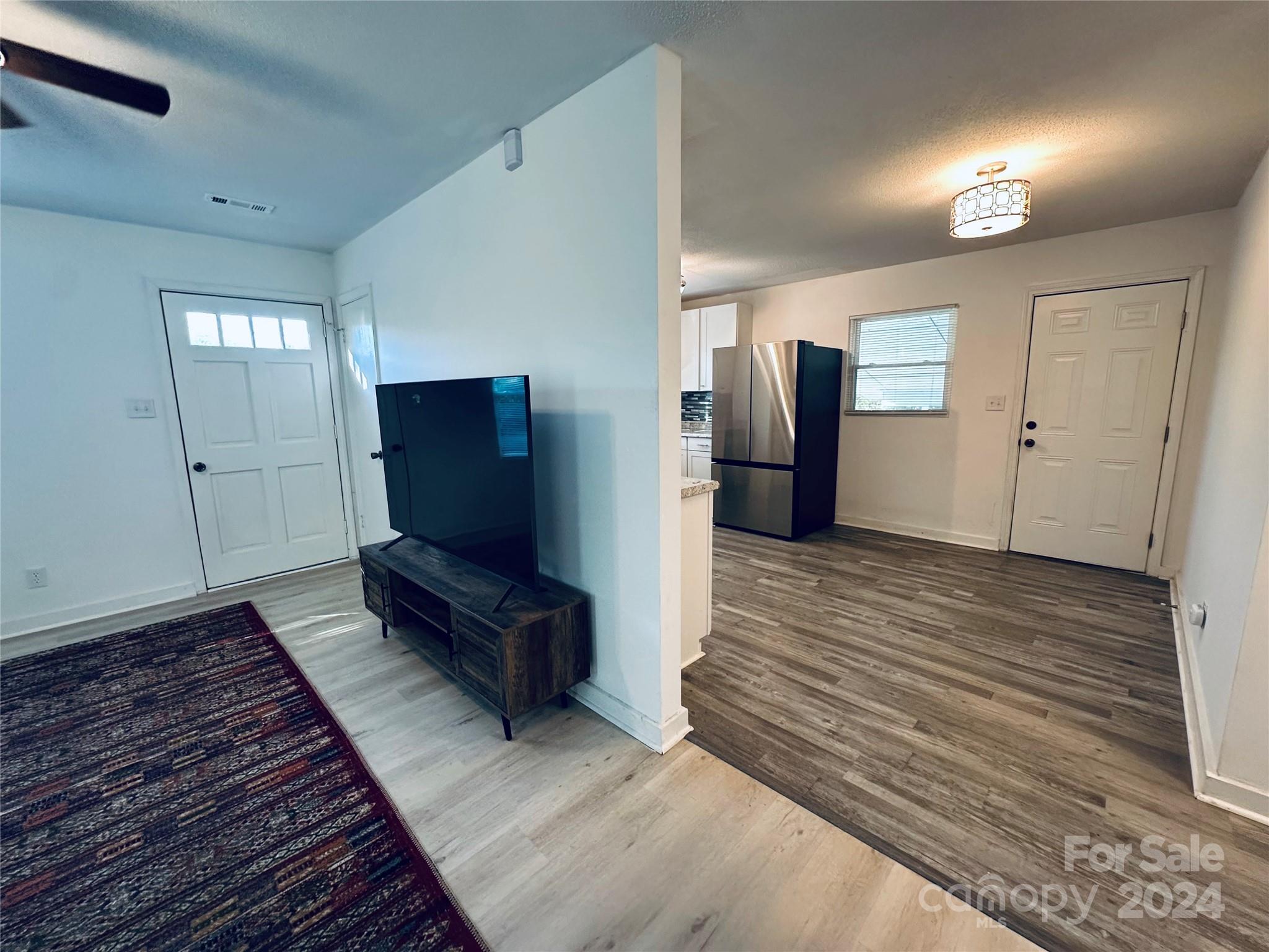517 Green Street Property Photo 6