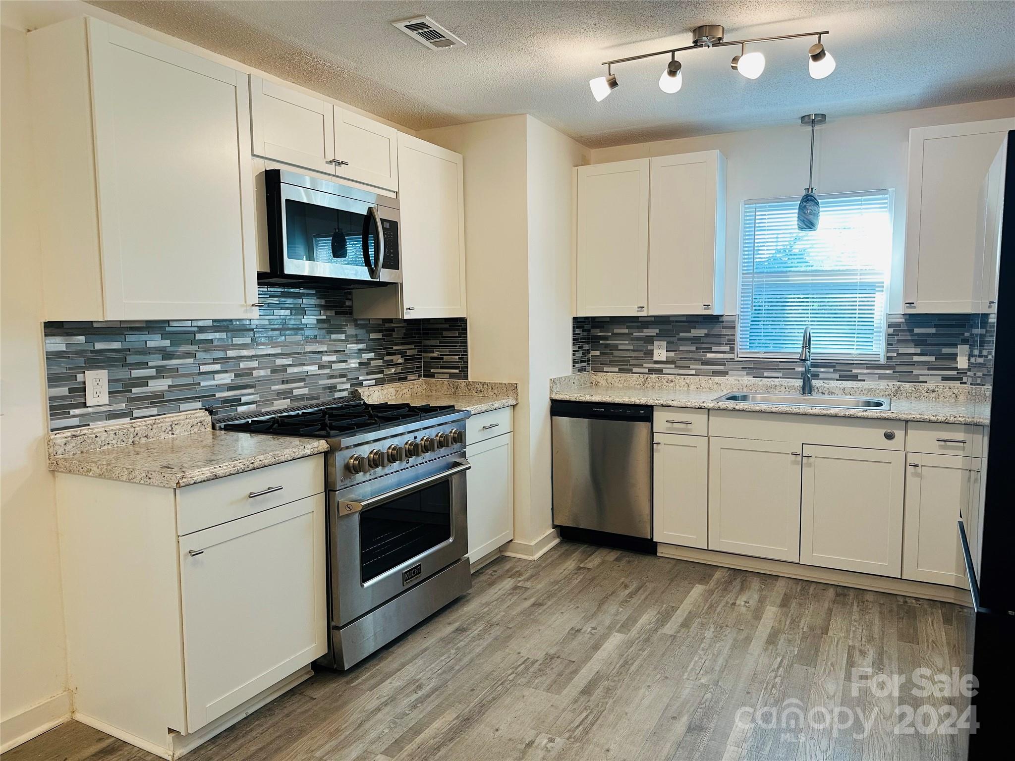 517 Green Street Property Photo 8