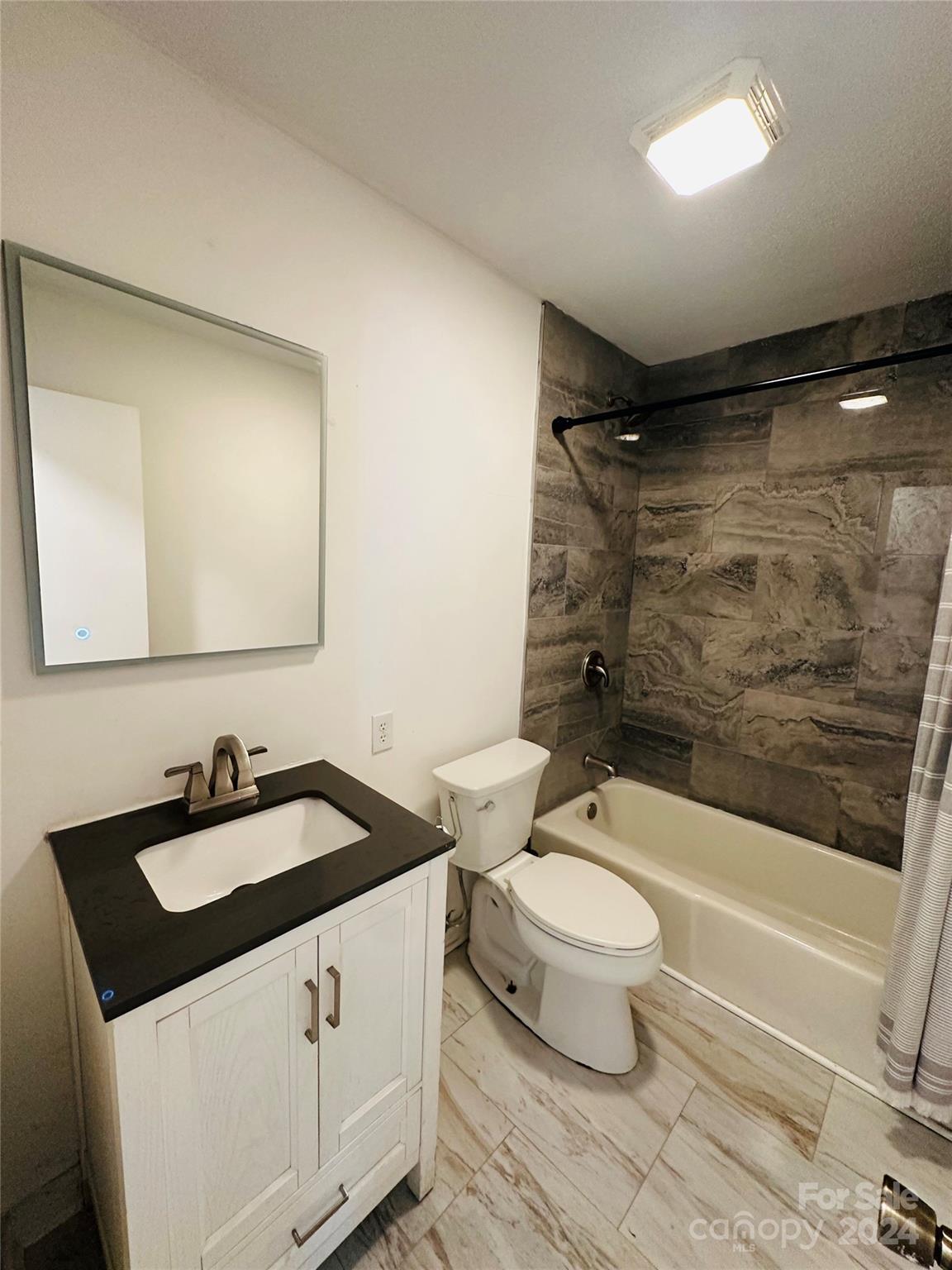 517 Green Street Property Photo 13