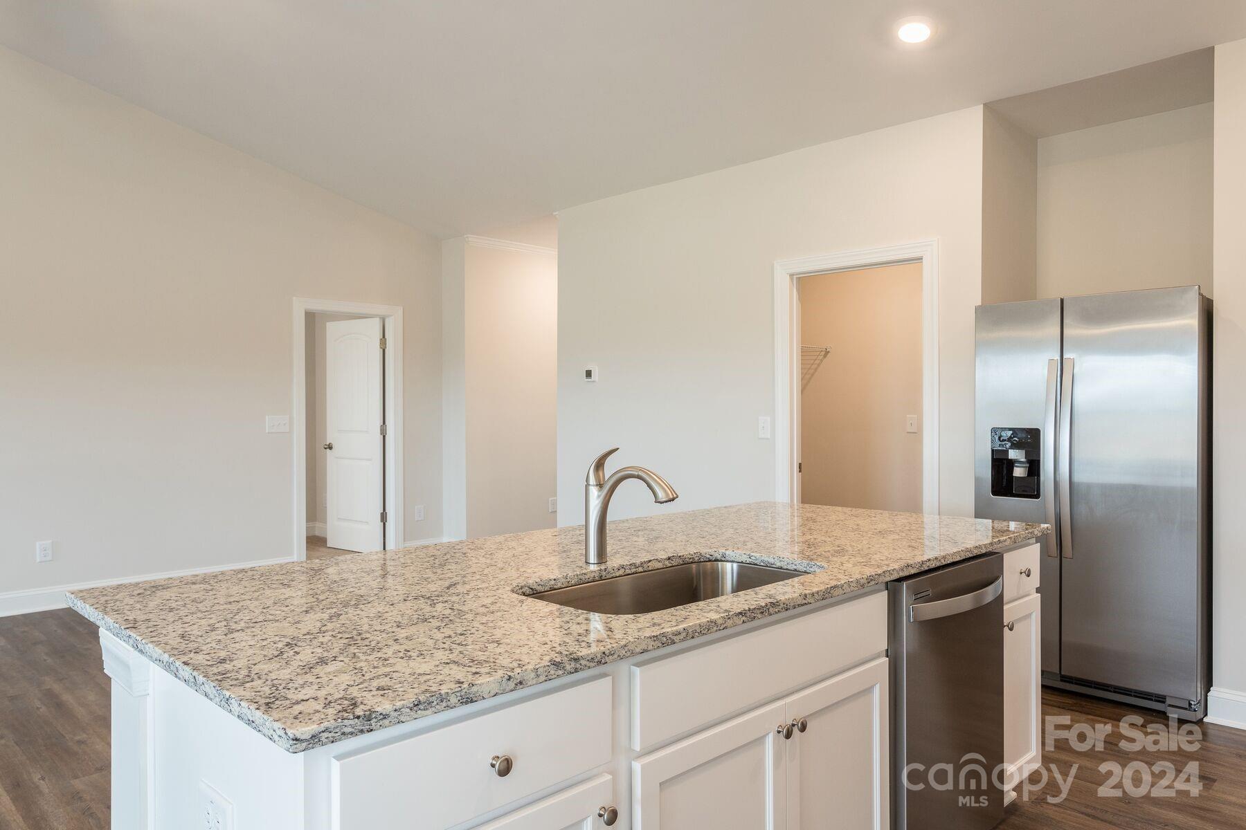 180 Wembury Lane Property Photo 14