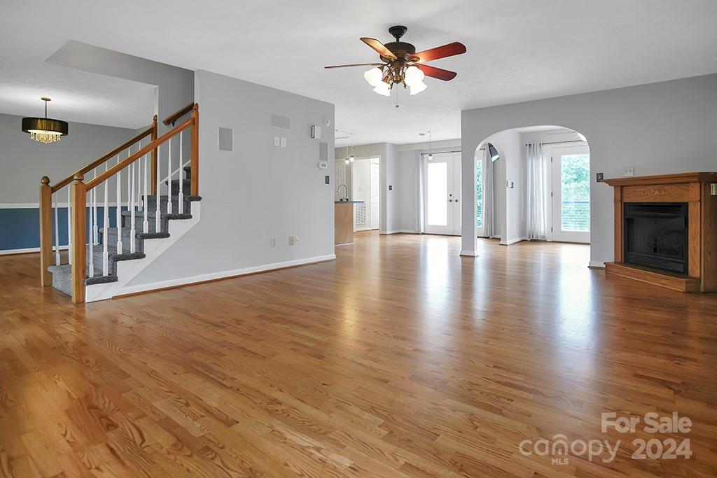 210 Harbor Point Drive Property Photo 6