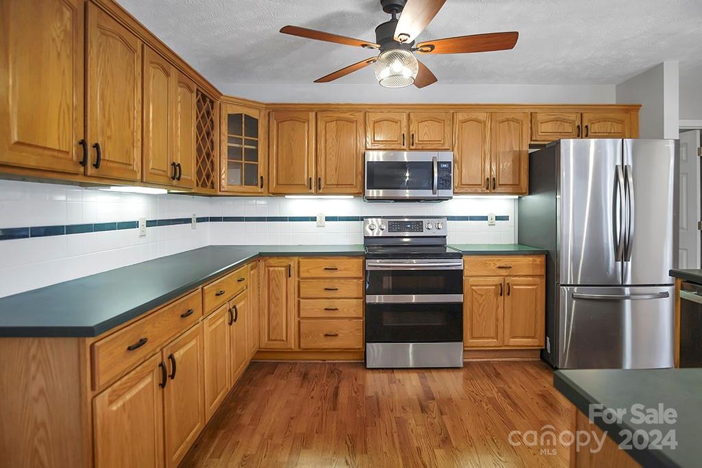 210 Harbor Point Drive Property Photo 15