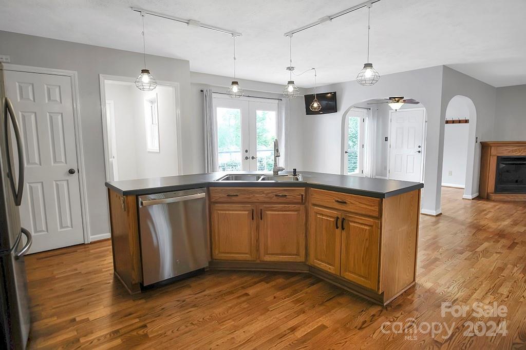 210 Harbor Point Drive Property Photo 16