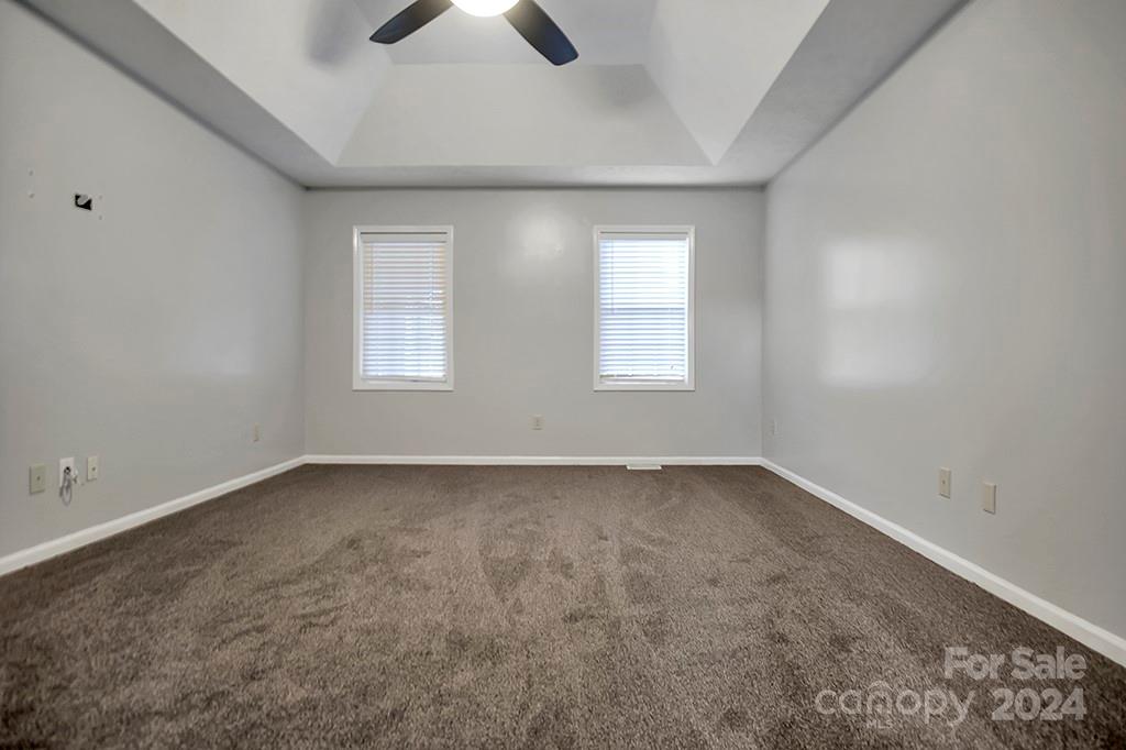 210 Harbor Point Drive Property Photo 21