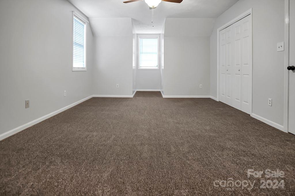 210 Harbor Point Drive Property Photo 25