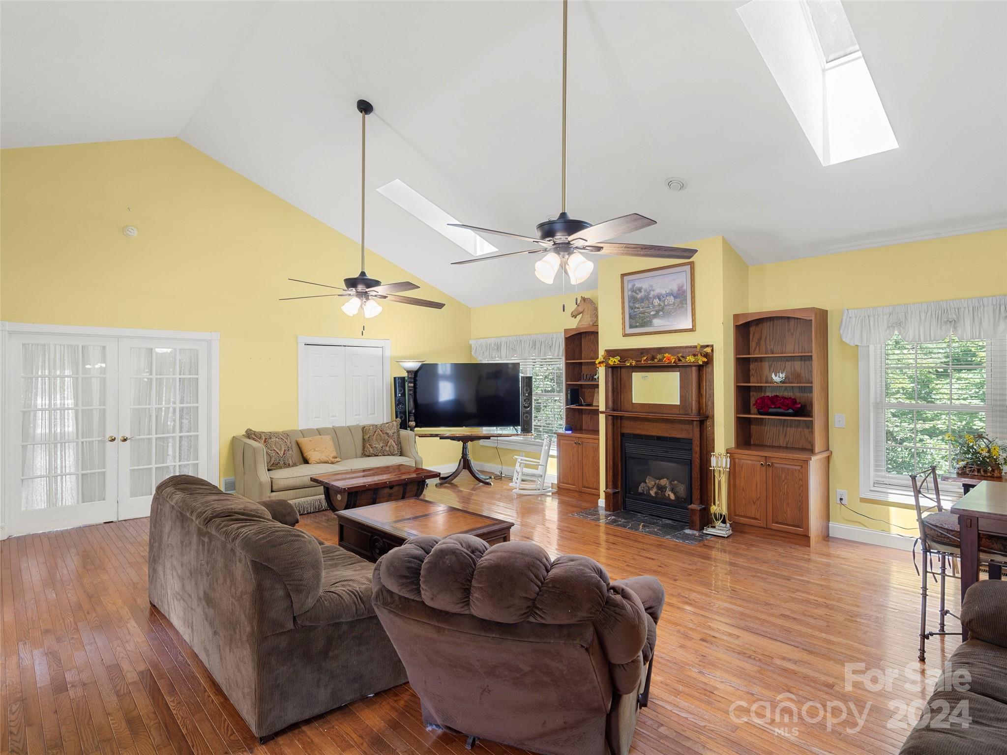 4901 Brevard Road Property Photo 8