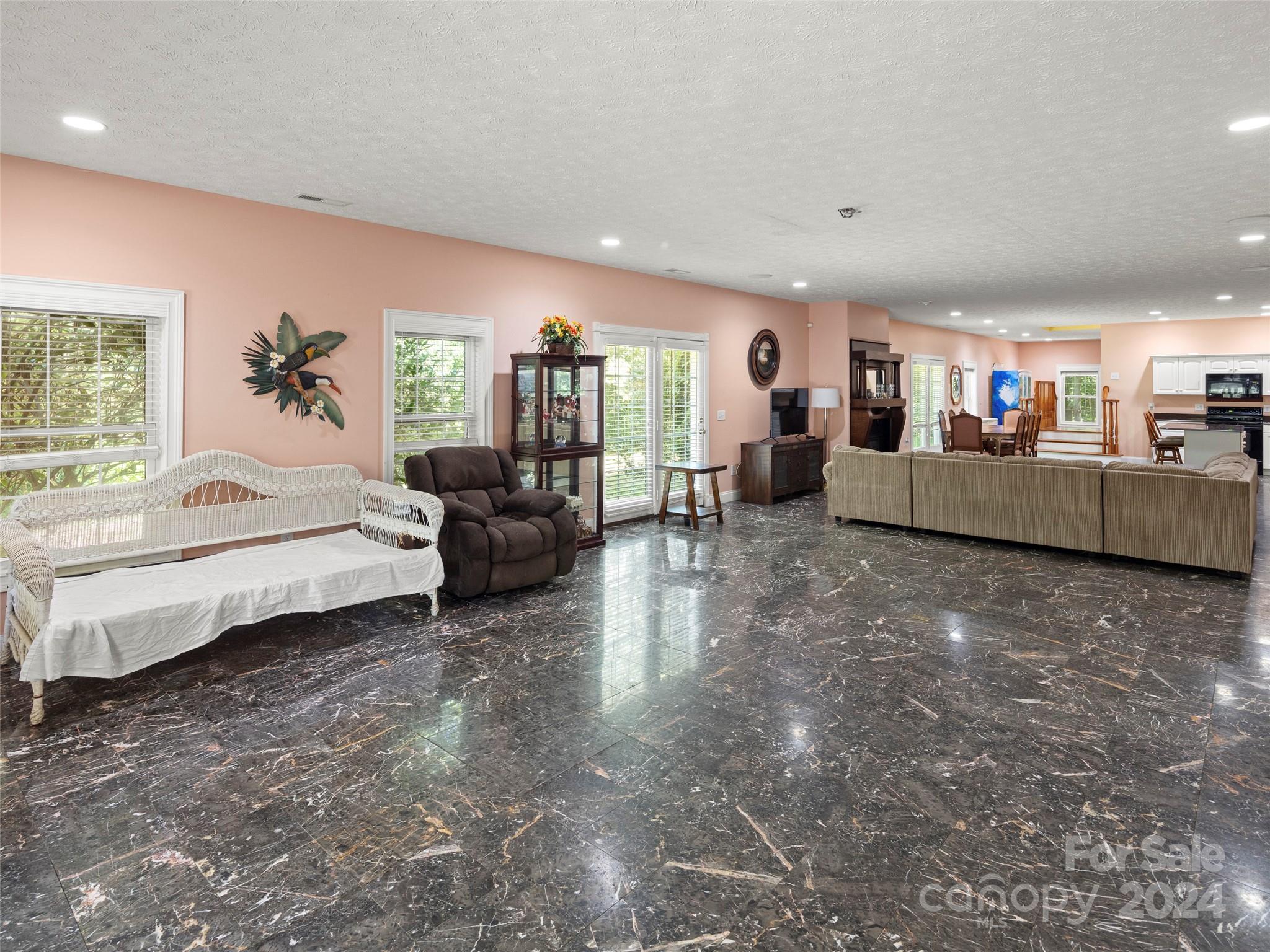 4901 Brevard Road Property Photo 14