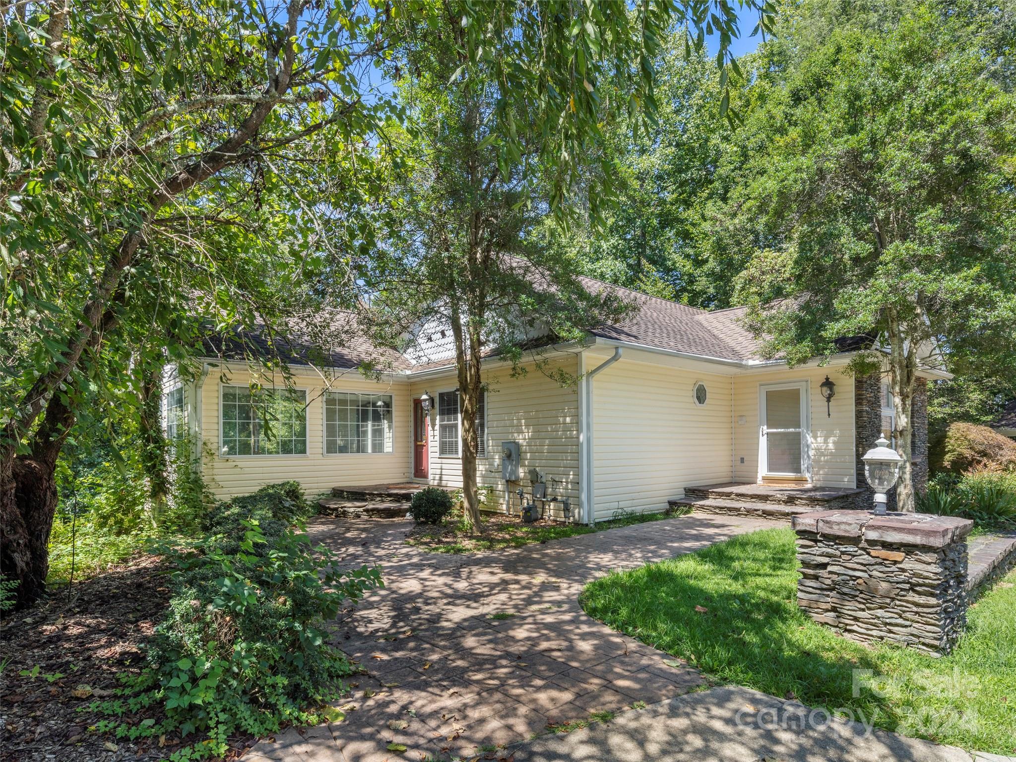 4901 Brevard Road Property Photo 16