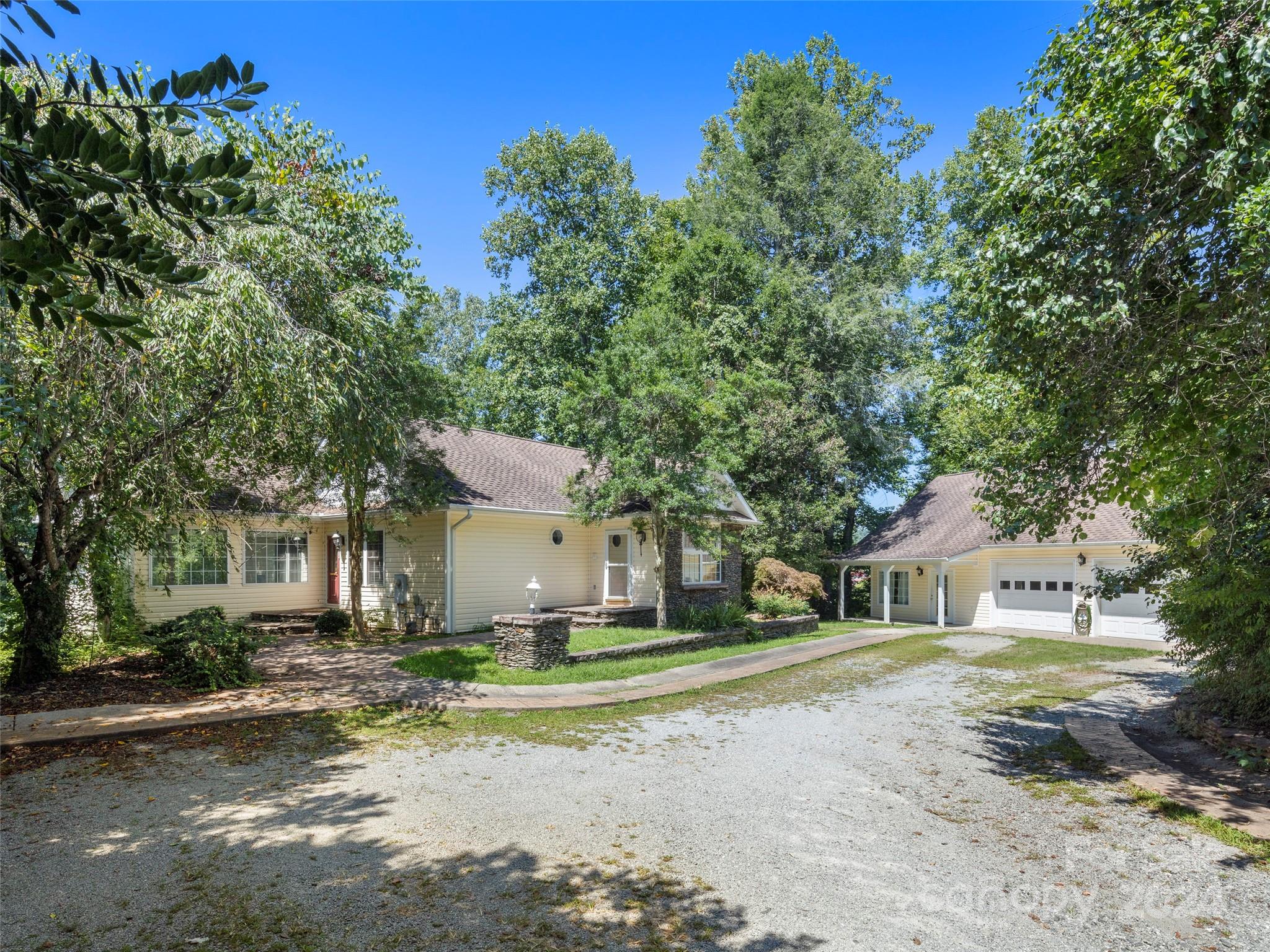 4901 Brevard Road Property Photo 17