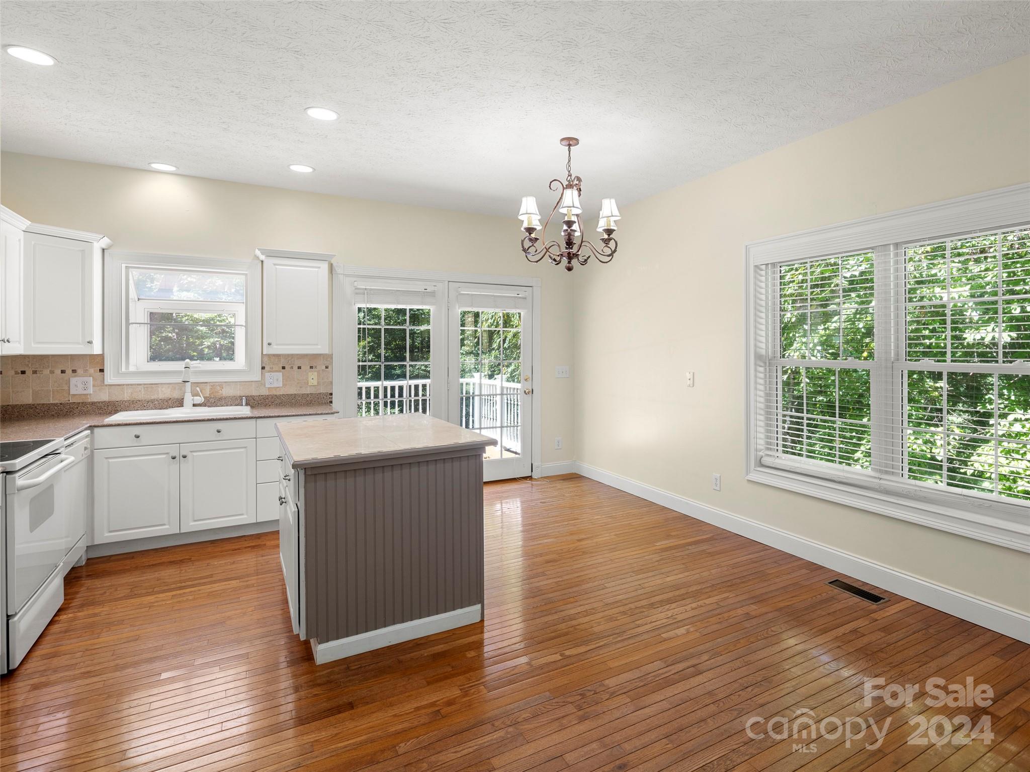 4901 Brevard Road Property Photo 20