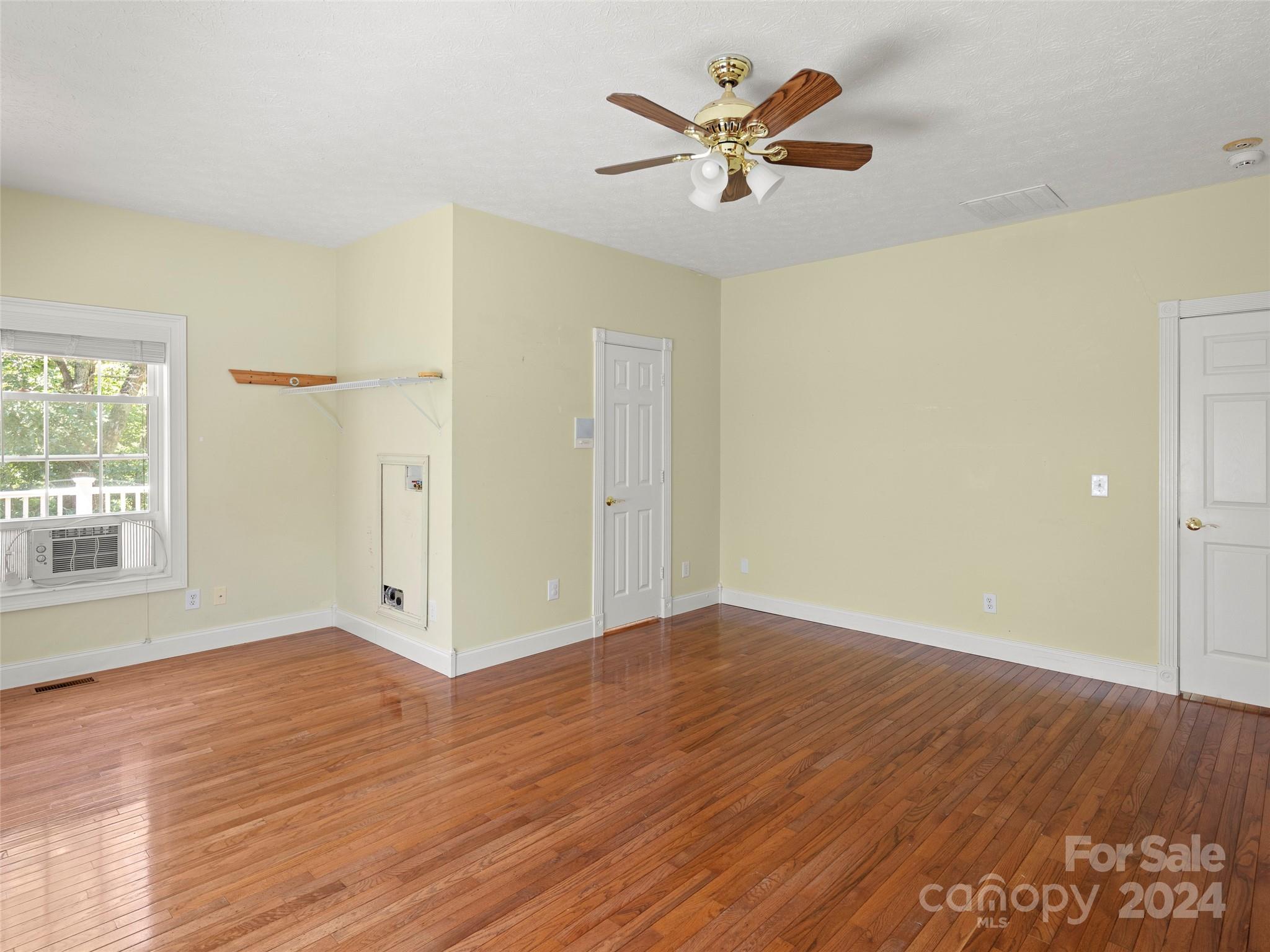4901 Brevard Road Property Photo 24