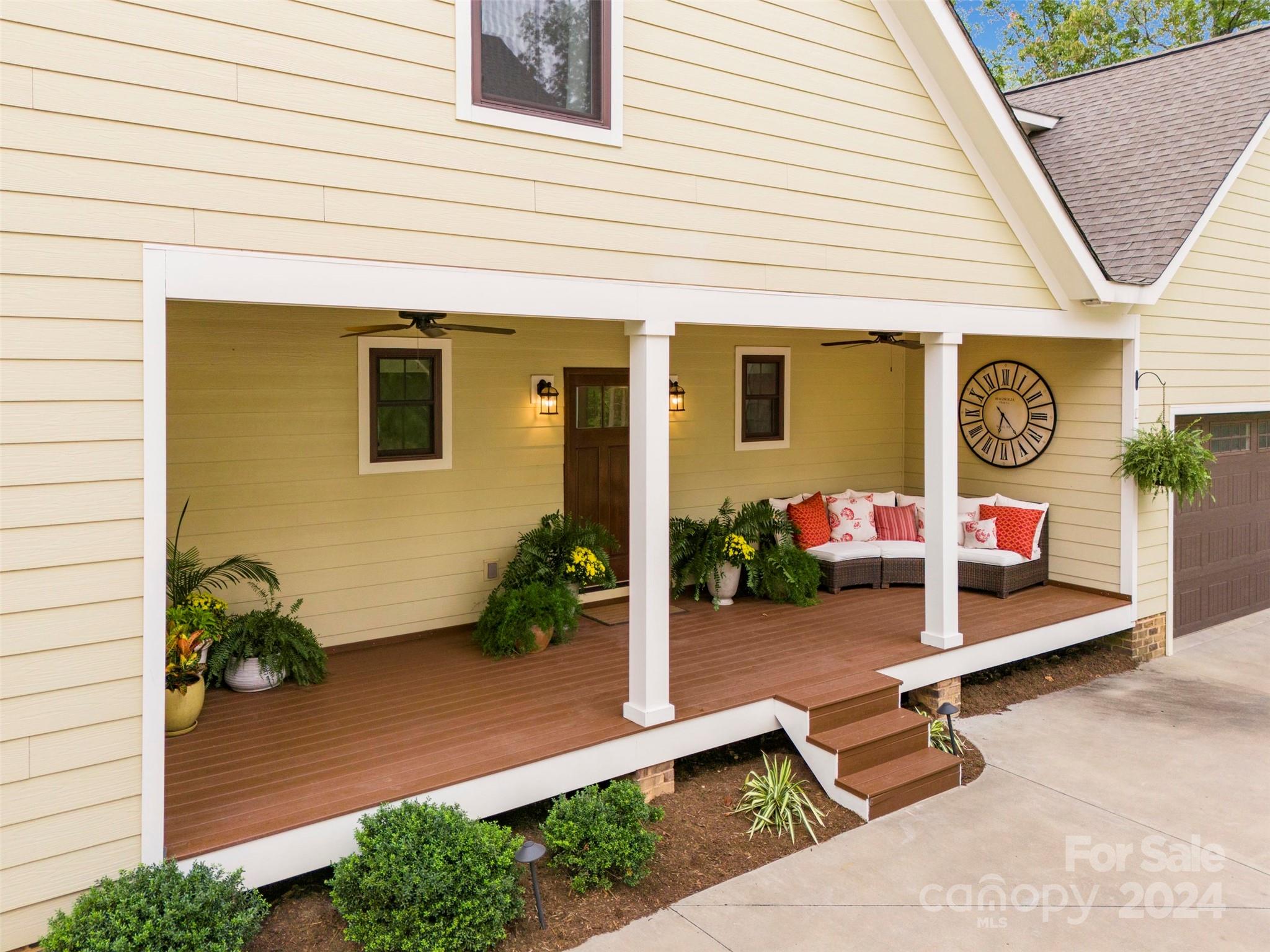534 Coman Lane Property Photo 7