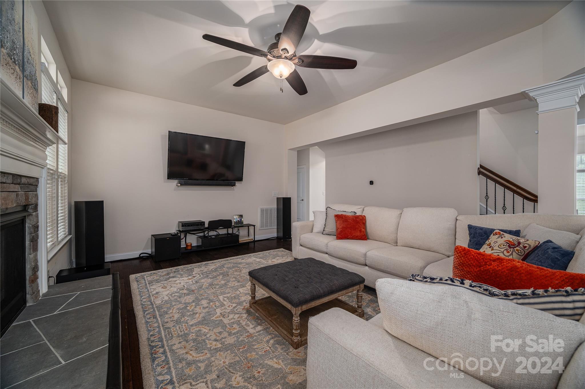 4050 Halyard Drive Property Photo 12
