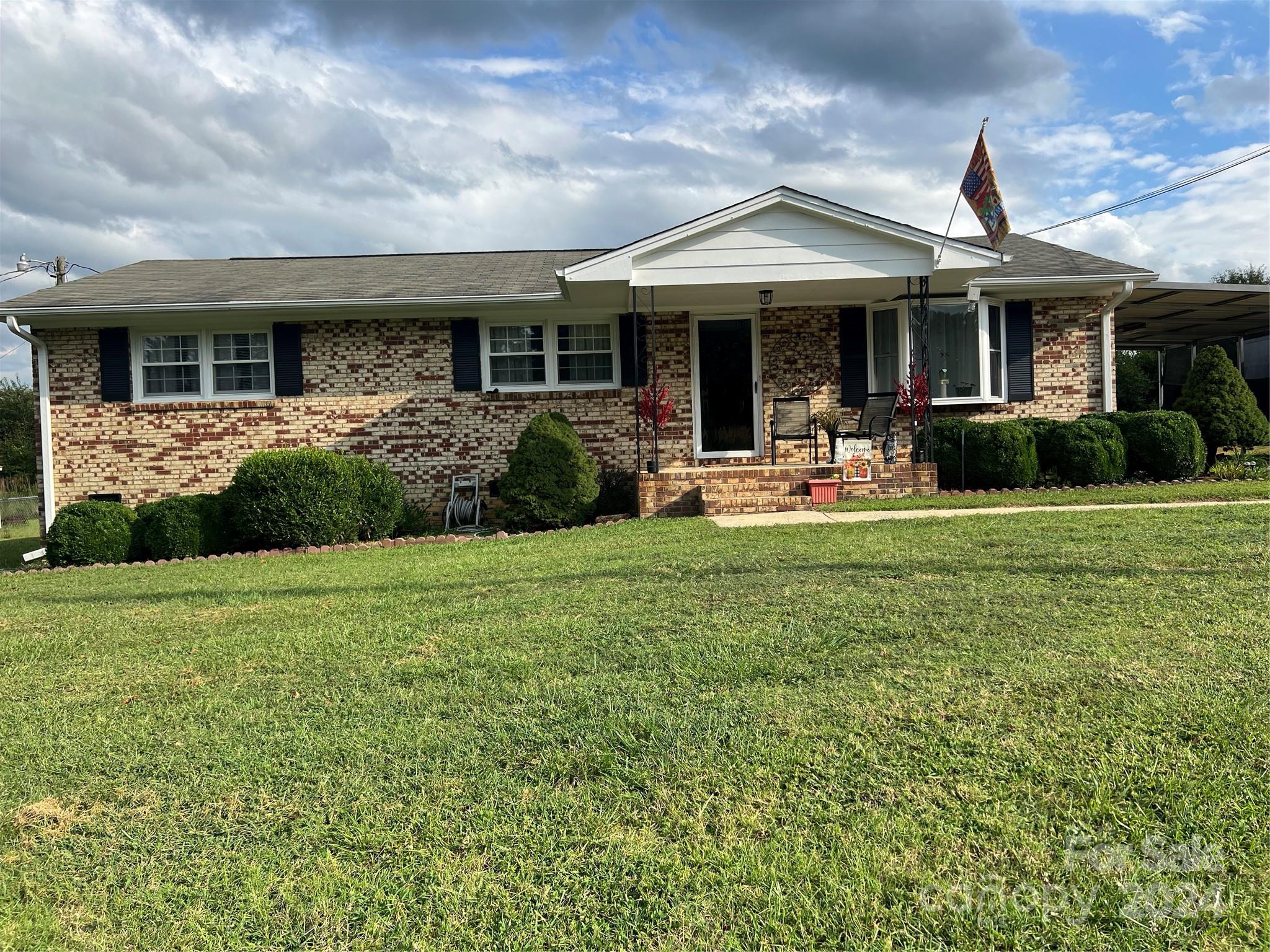 4040 Angus Drive Property Photo 1