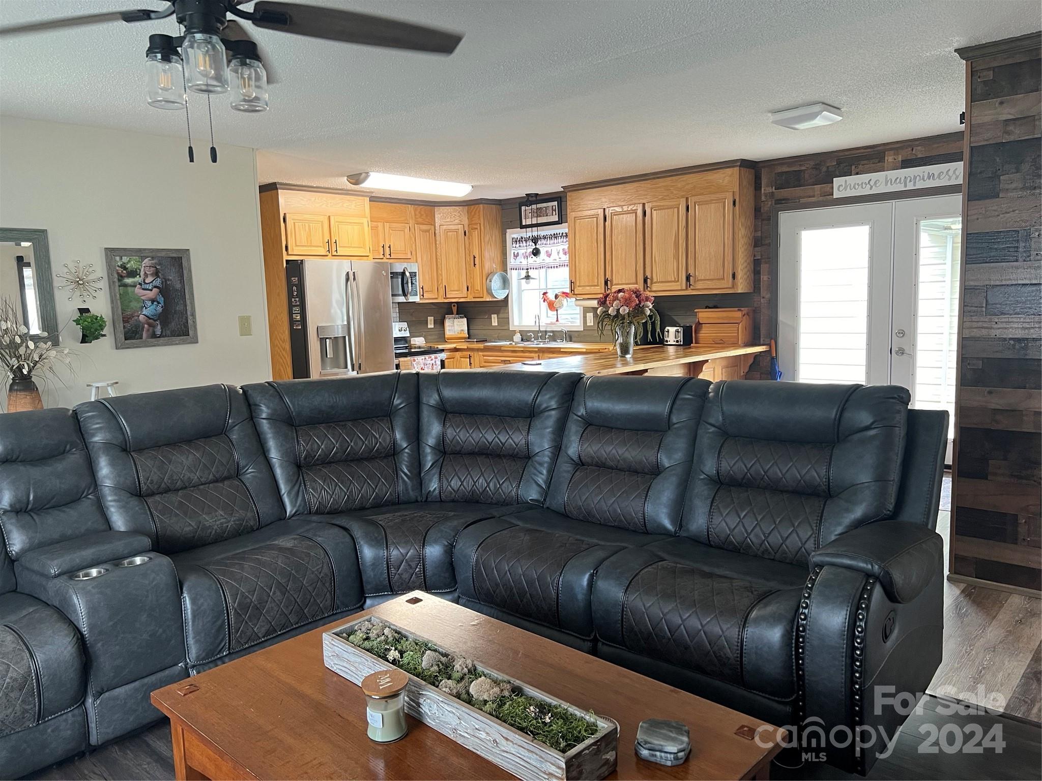 4040 Angus Drive Property Photo 2