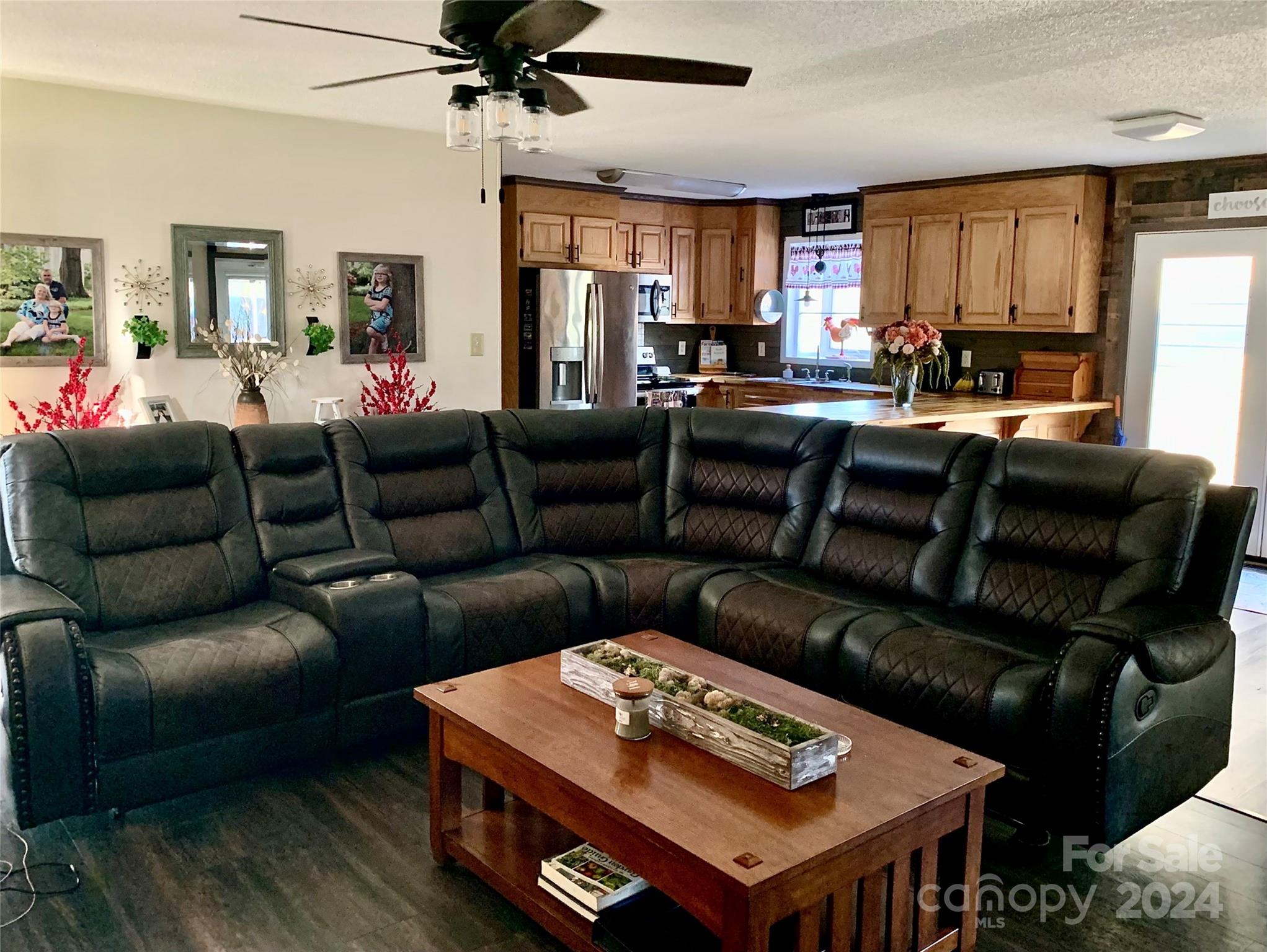 4040 Angus Drive Property Photo 3