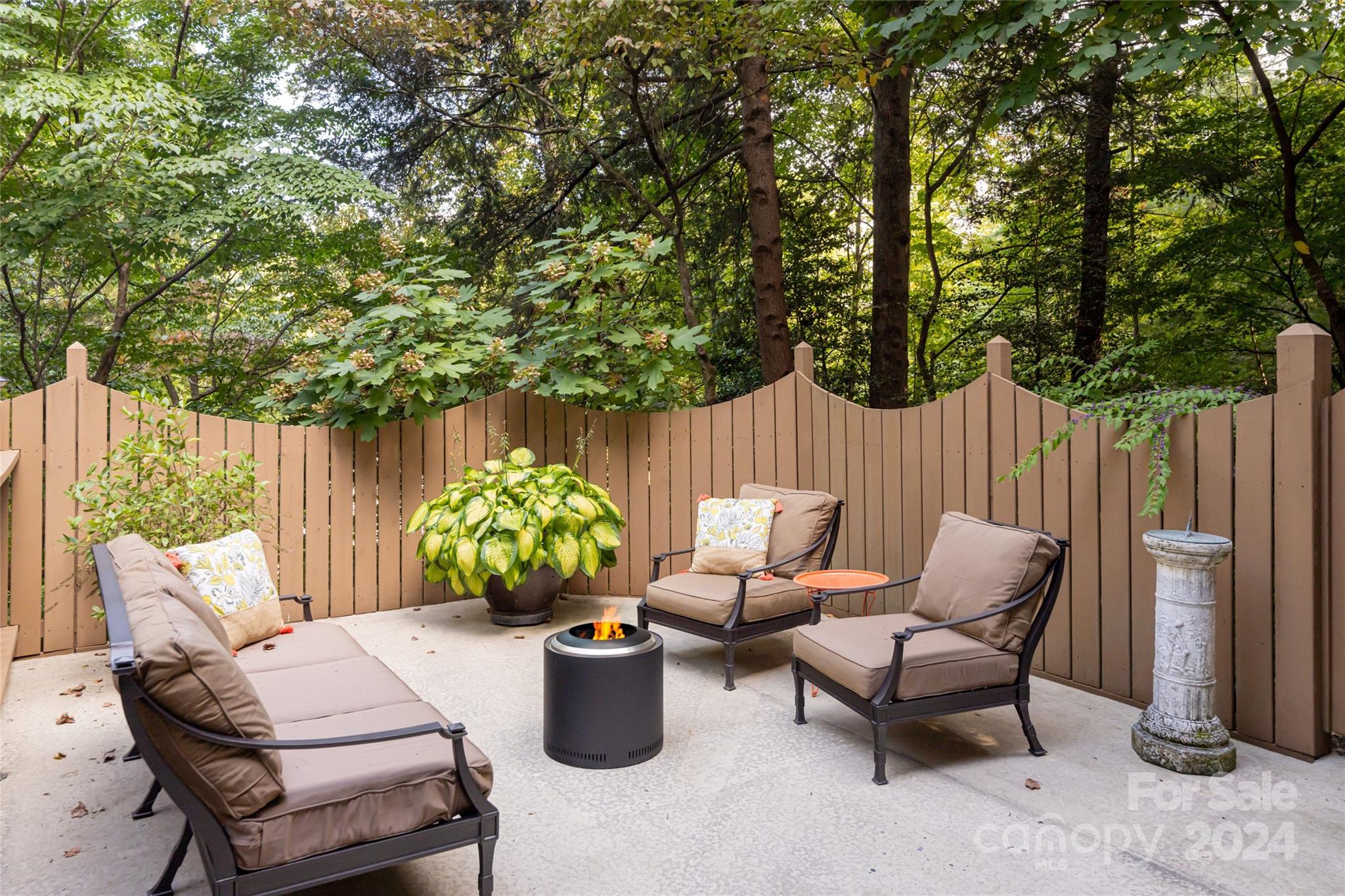 44 Lovers Loop Road Property Photo 2