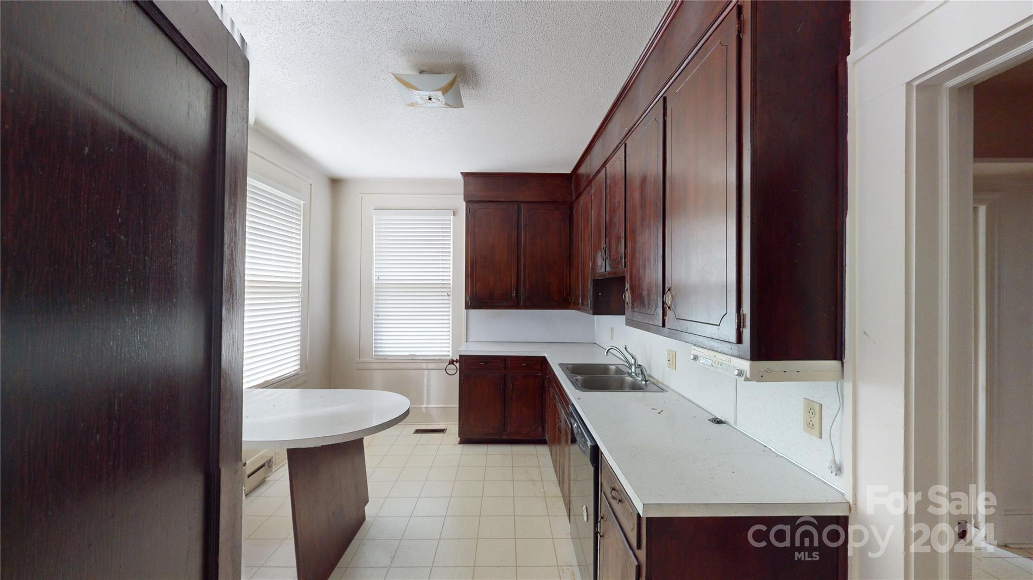 309 Elm Street Property Photo 10