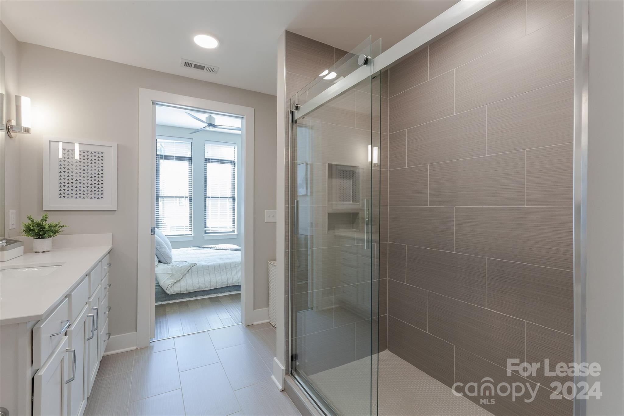 2401 Euclid Avenue 103 Property Photo 11