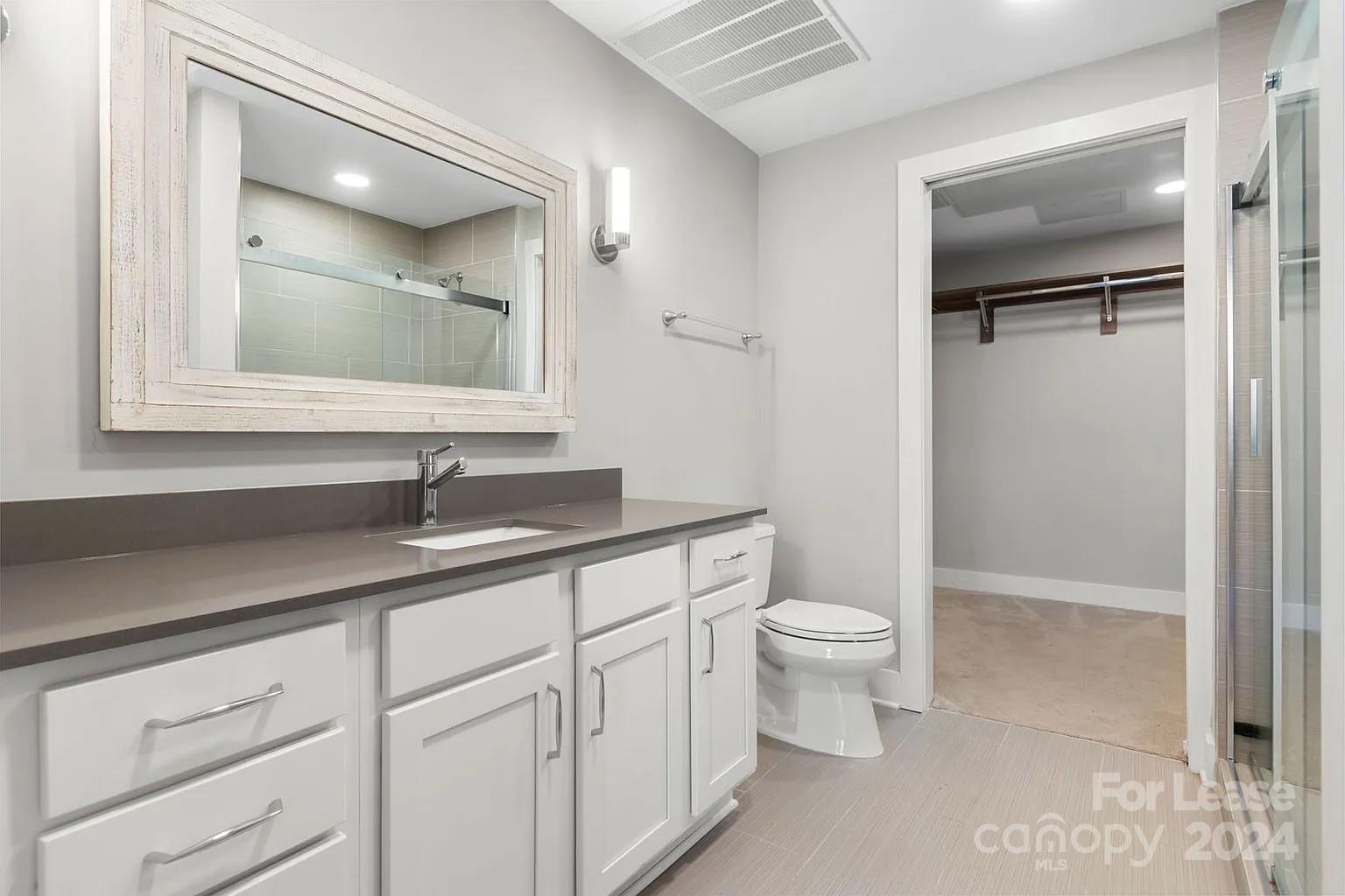 2401 Euclid Avenue 103 Property Photo 12