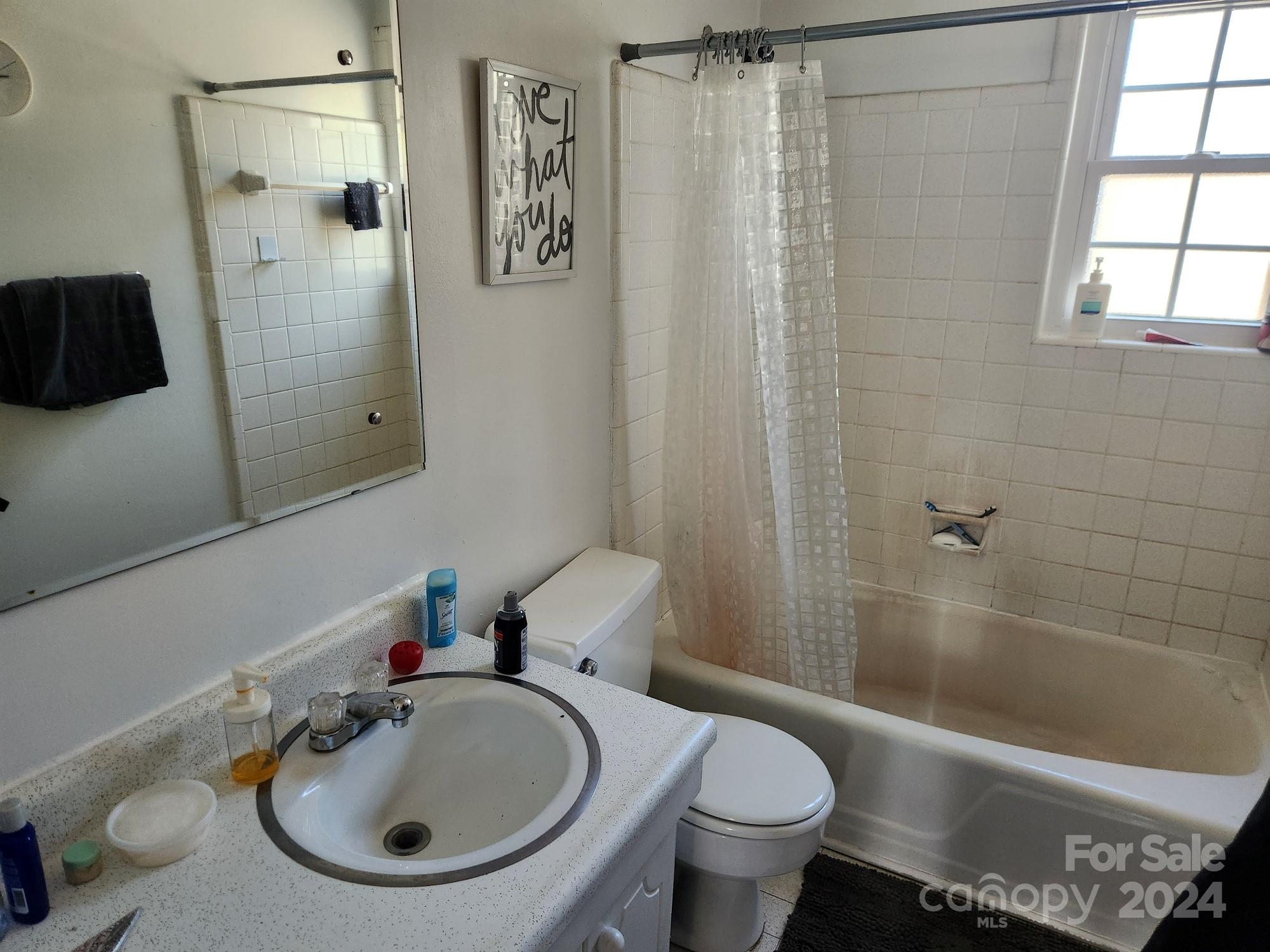 916 Mcalway Road D Property Photo 7