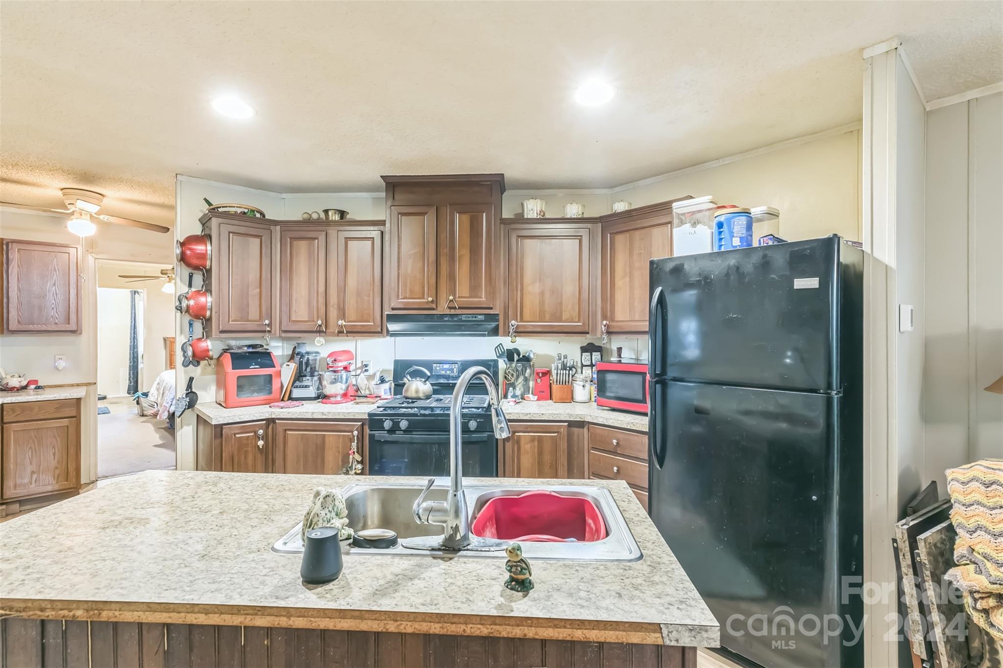 199 Raven Lane Property Photo 4