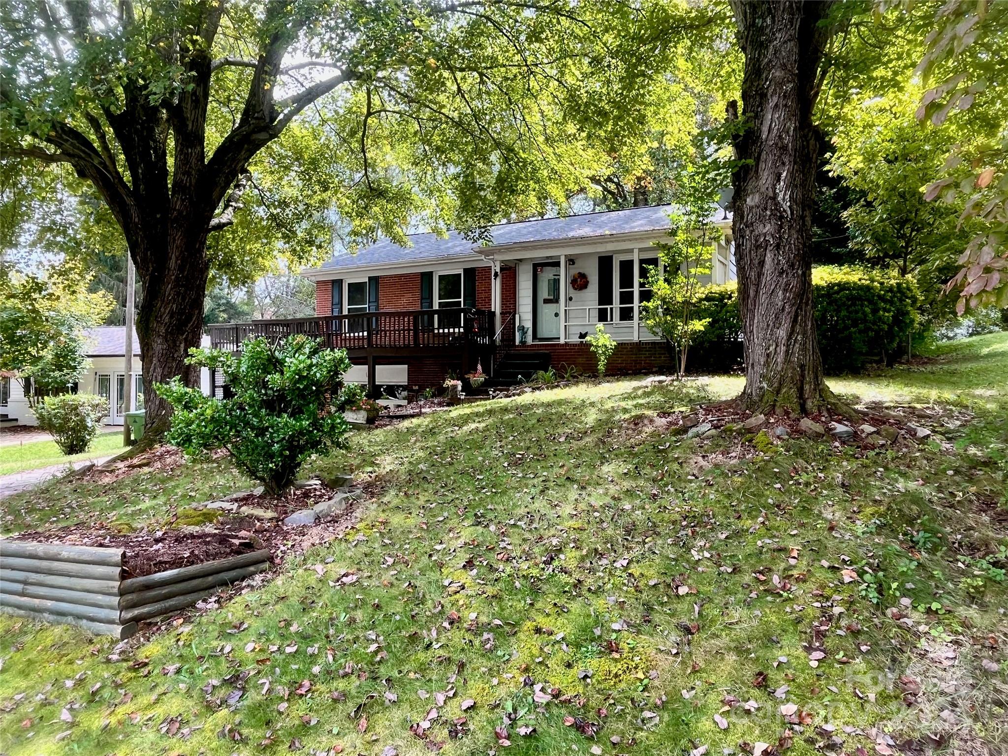 59 Skyview Terrace Property Photo 3