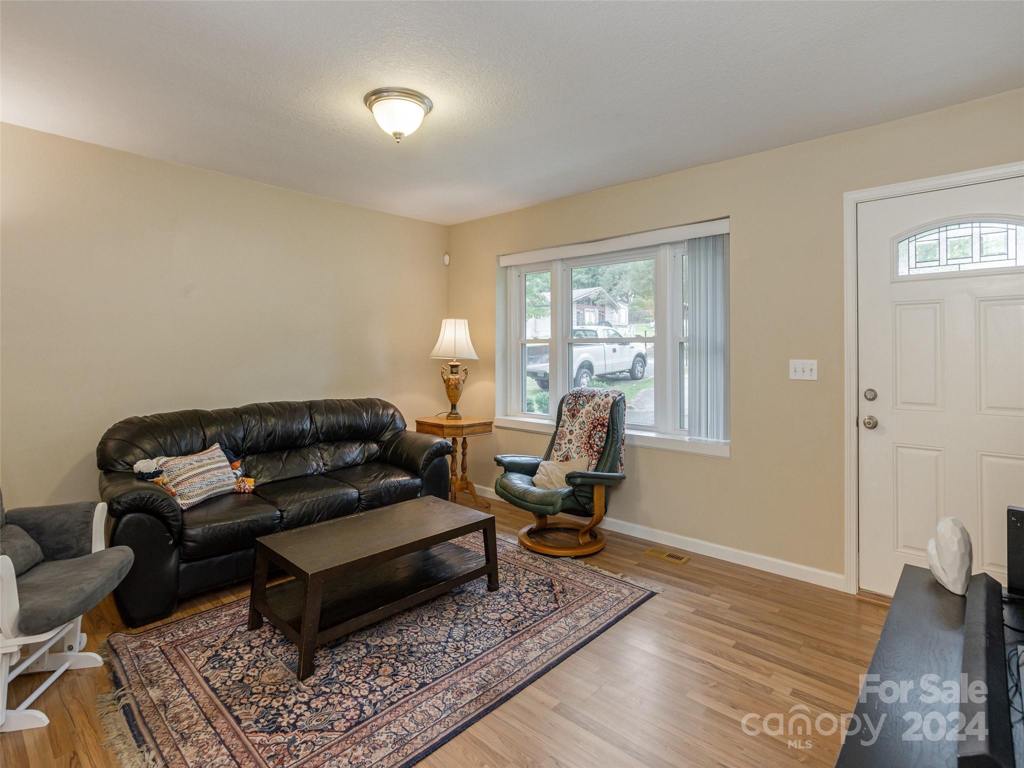 423 Oklahoma Avenue Property Photo 4