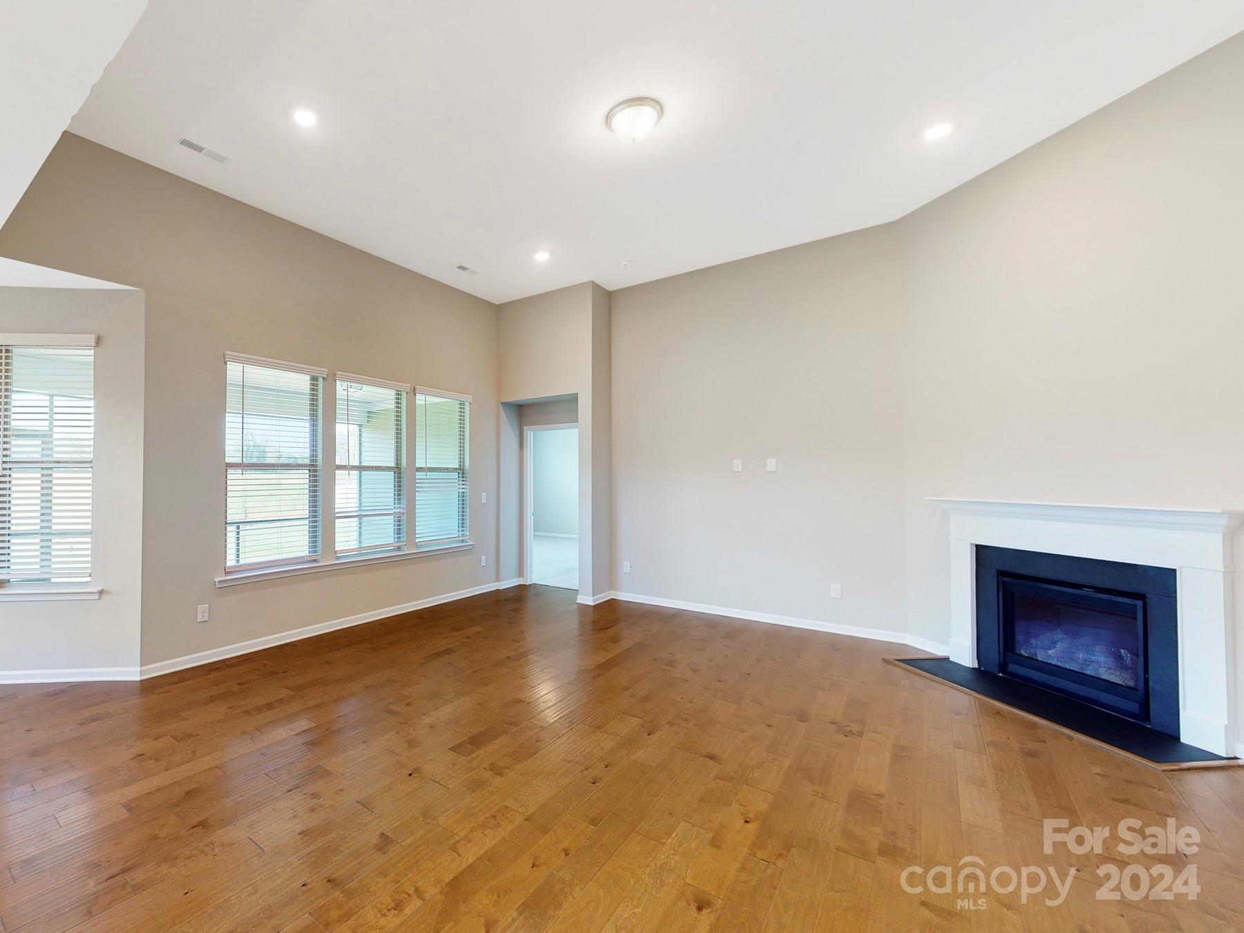 322 Muirfield Way Property Photo 11