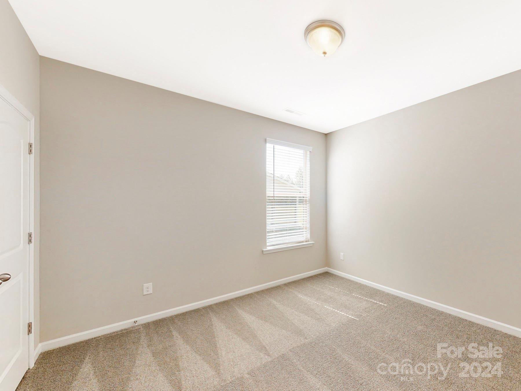 322 Muirfield Way Property Photo 28