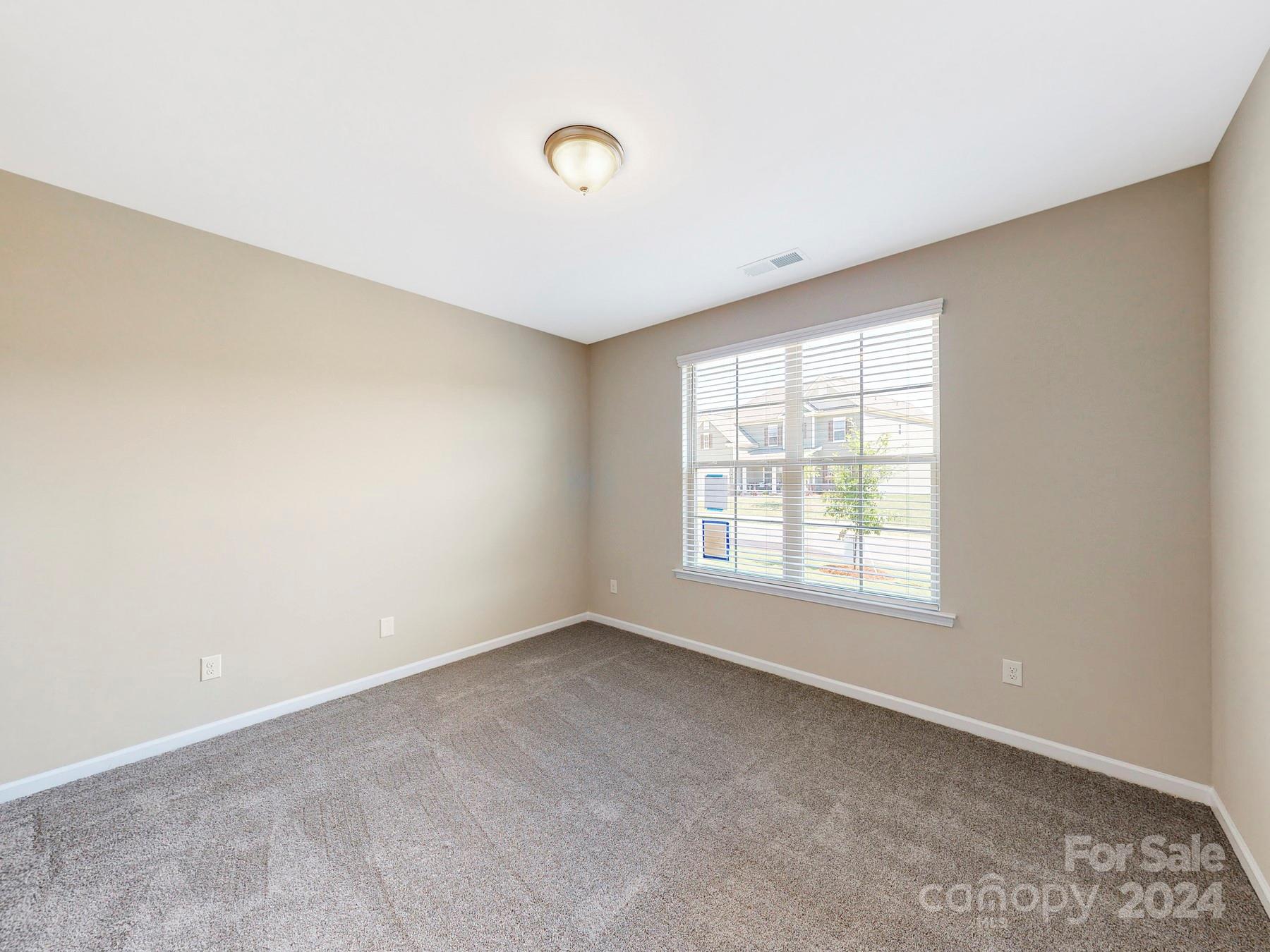 322 Muirfield Way Property Photo 32