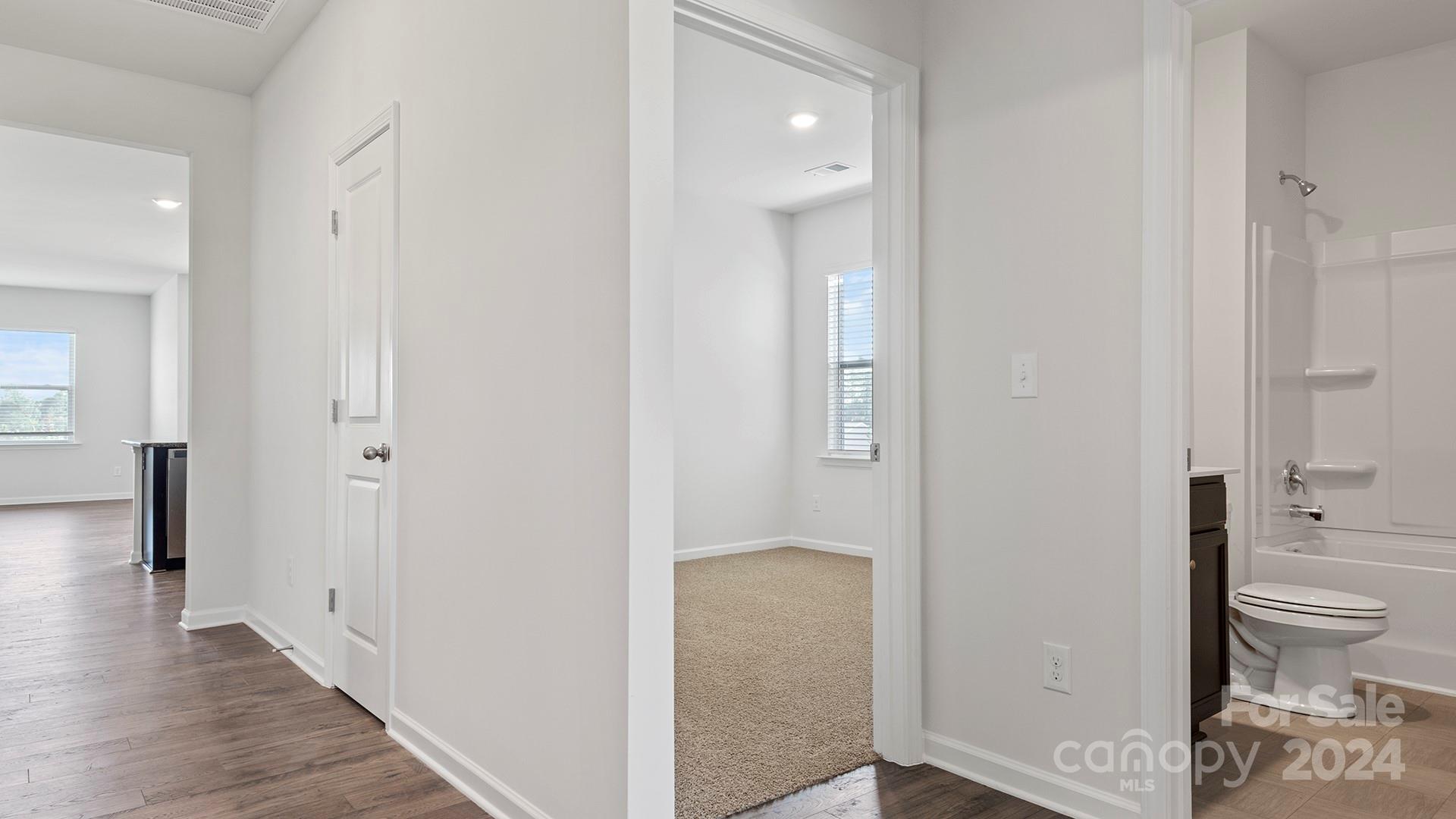 592 Country Oak Drive Property Photo 4