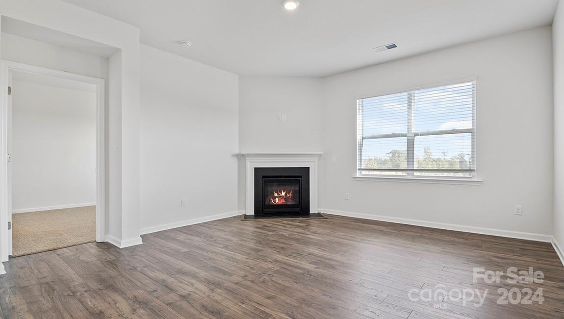 592 Country Oak Drive Property Photo 6