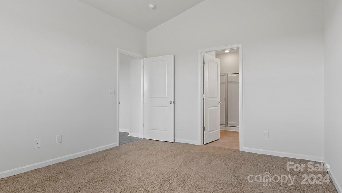 592 Country Oak Drive Property Photo 7