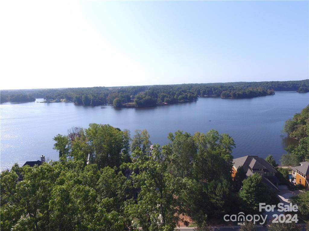 4029 Beechwood Spring Lane Property Photo