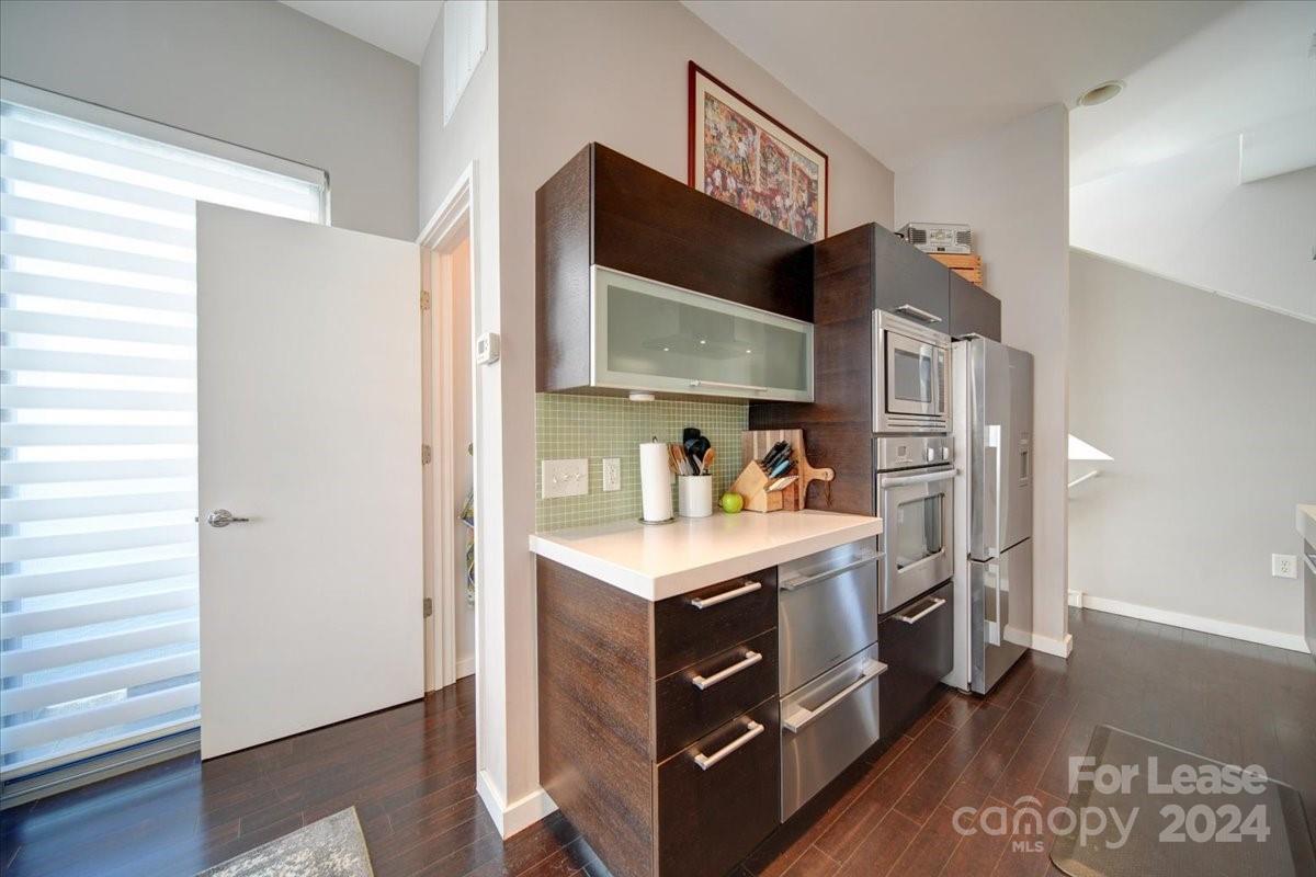 329 Viburnum Way Court Property Photo 6