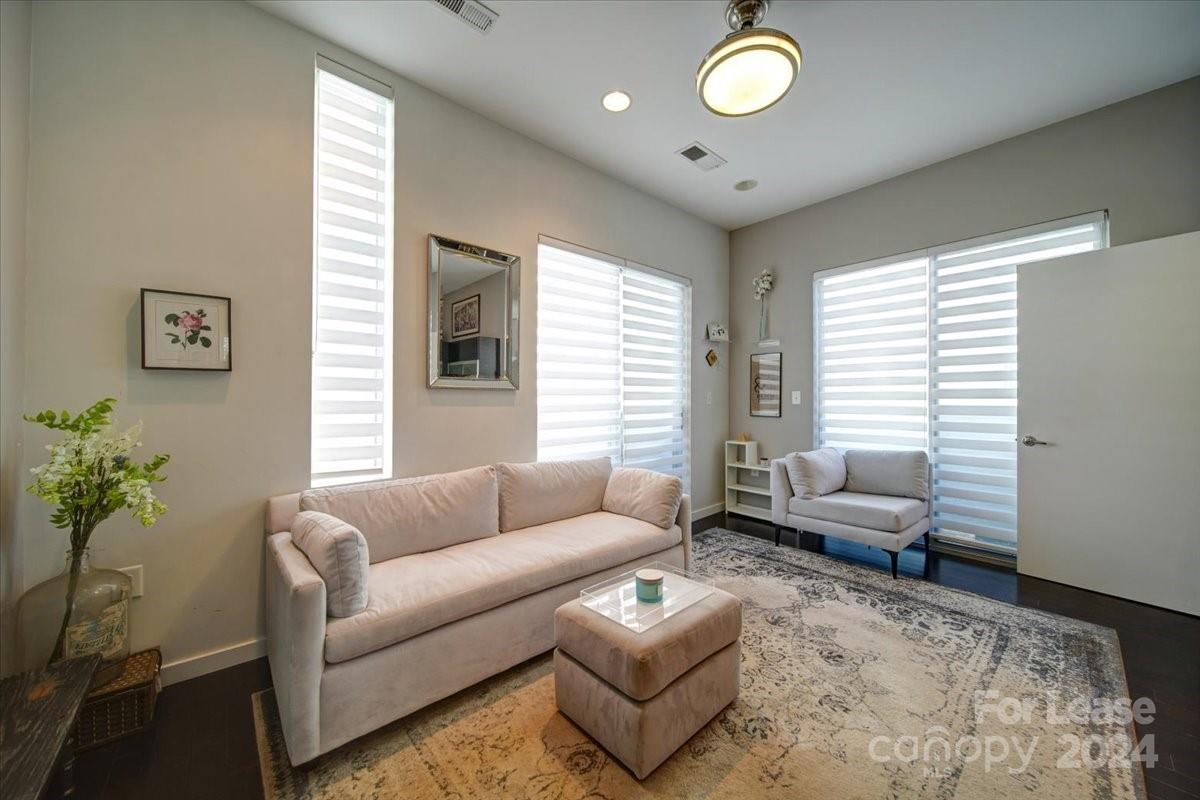 329 Viburnum Way Court Property Photo 23
