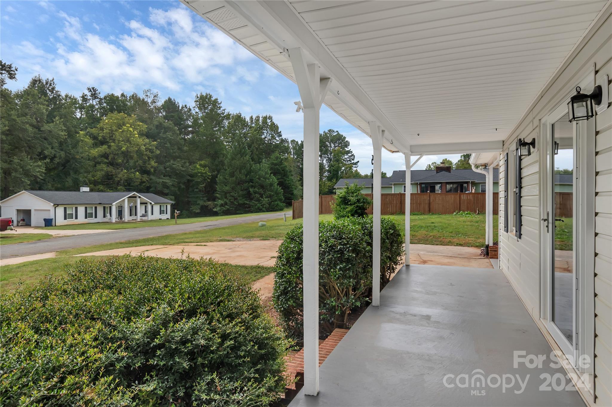 511 Colorado Trail Property Photo 2