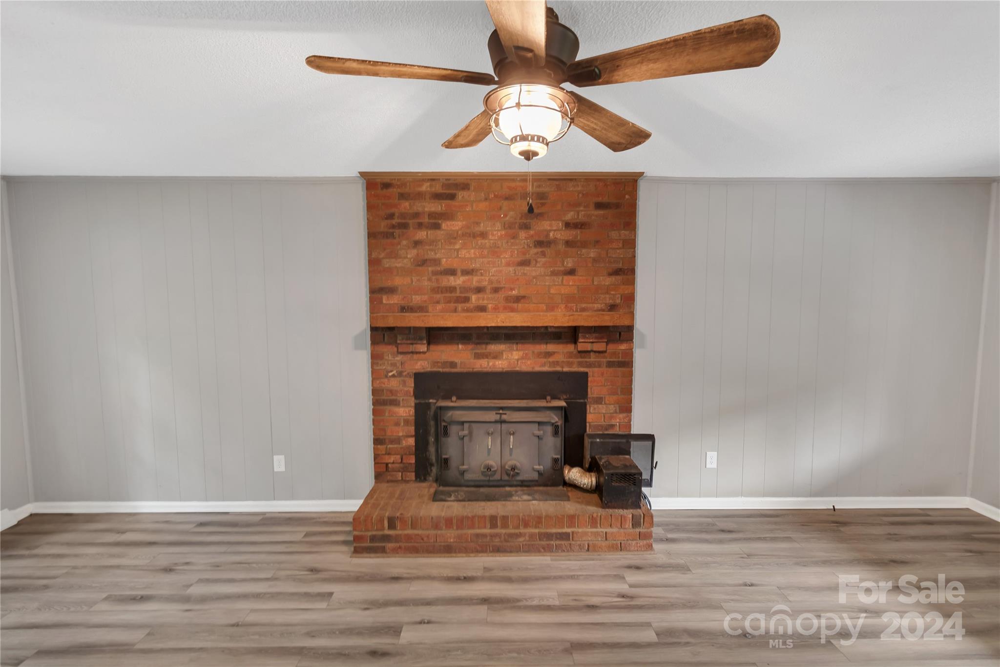 511 Colorado Trail Property Photo 3