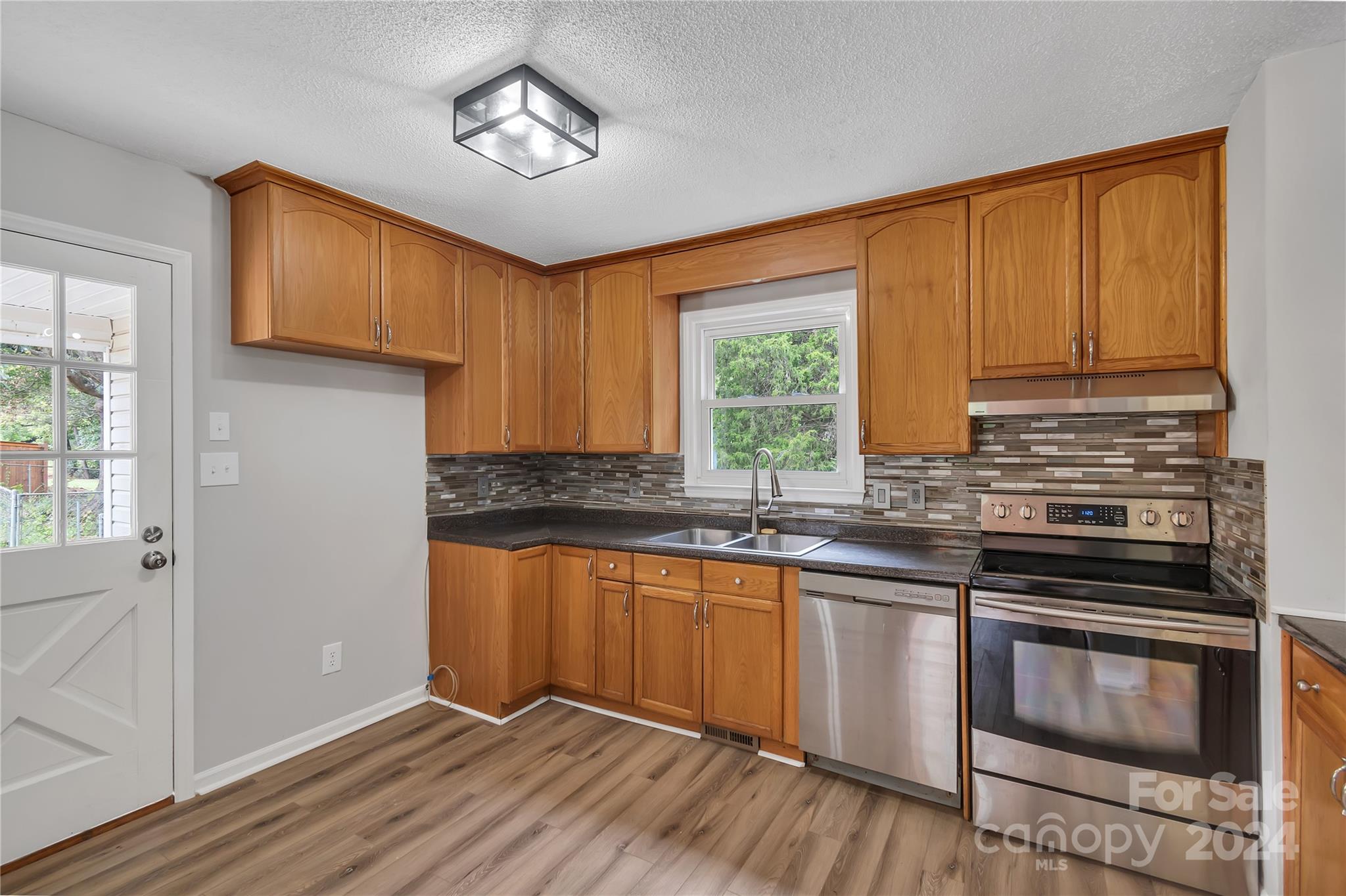 511 Colorado Trail Property Photo 7