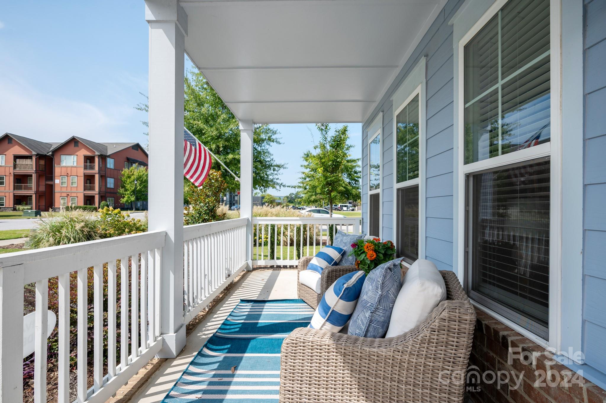 1100 Herrons Ferry Road Property Photo 4