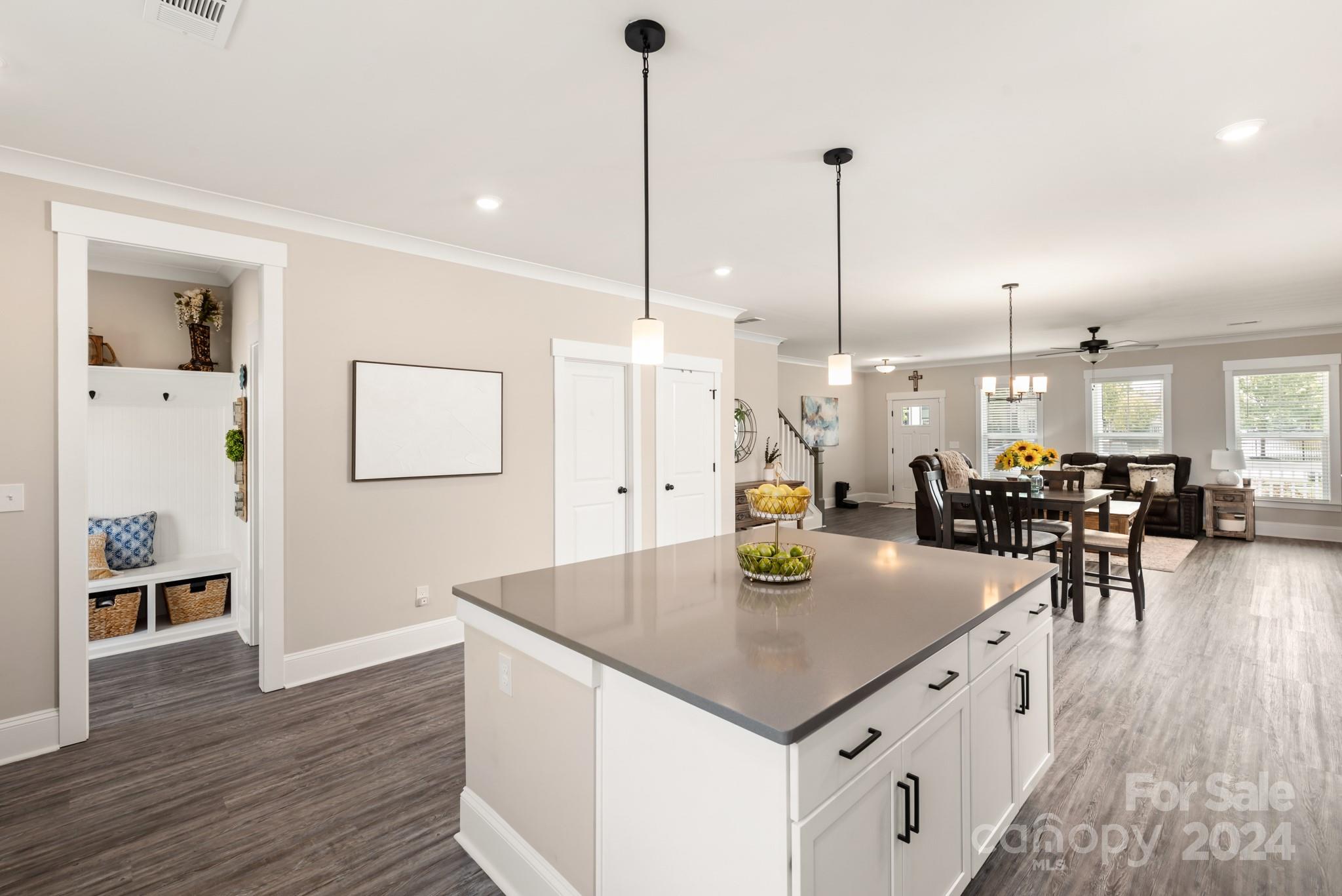 1100 Herrons Ferry Road Property Photo 6