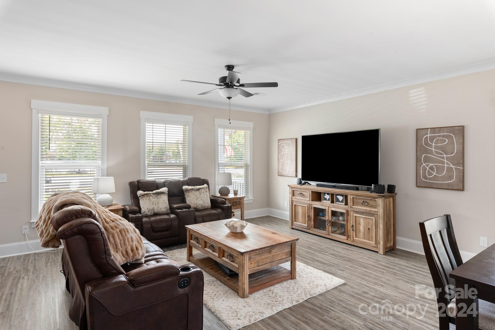 1100 Herrons Ferry Road Property Photo 9