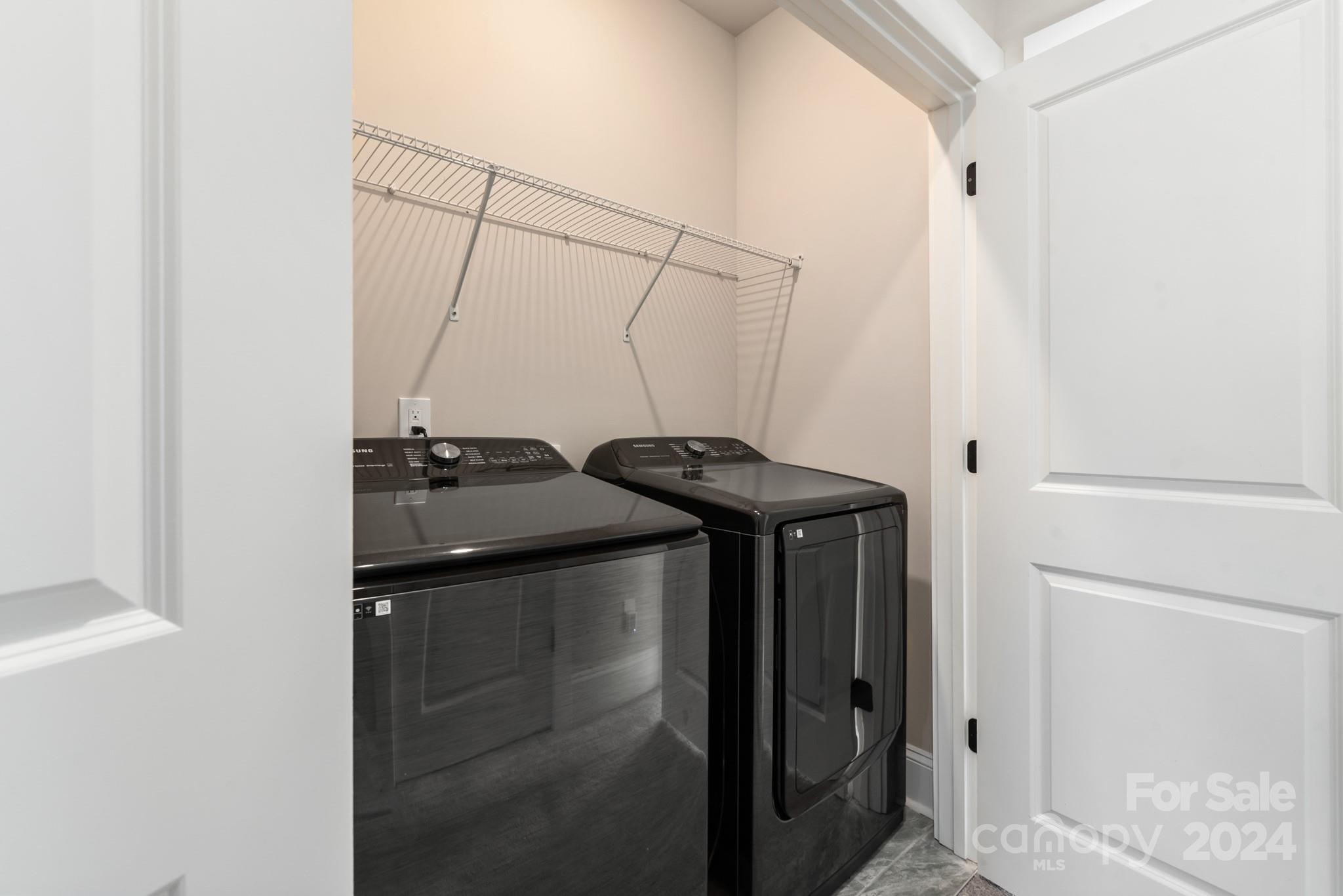 1100 Herrons Ferry Road Property Photo 14