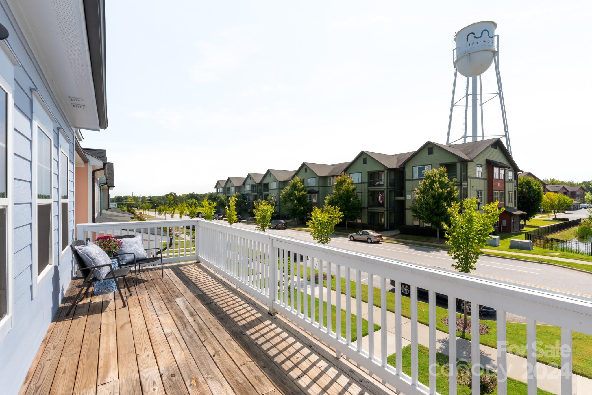 1100 Herrons Ferry Road Property Photo 17