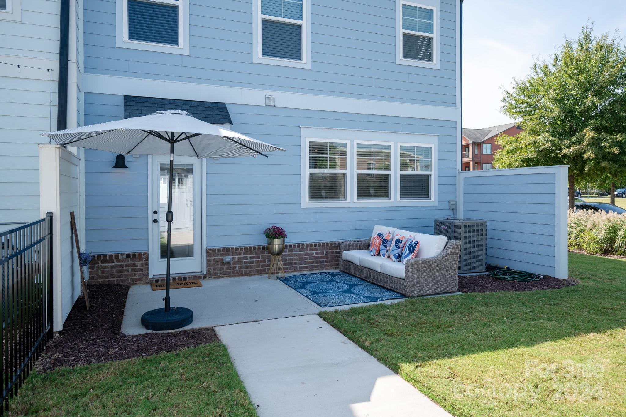 1100 Herrons Ferry Road Property Photo 21