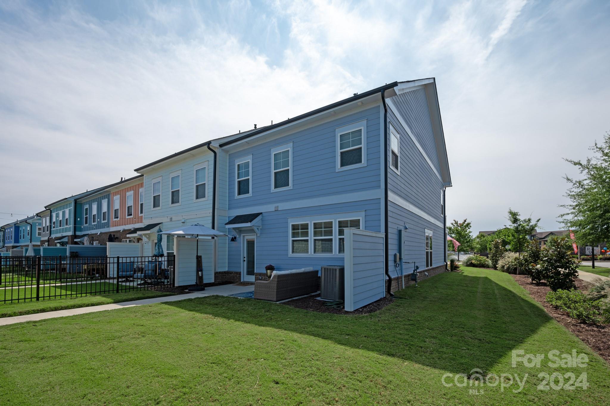 1100 Herrons Ferry Road Property Photo 23