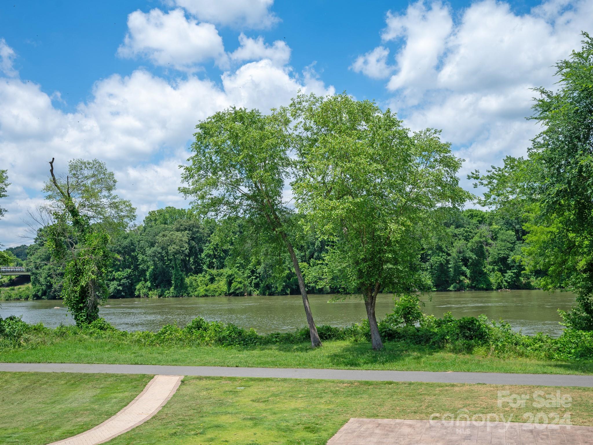 1100 Herrons Ferry Road Property Photo 35
